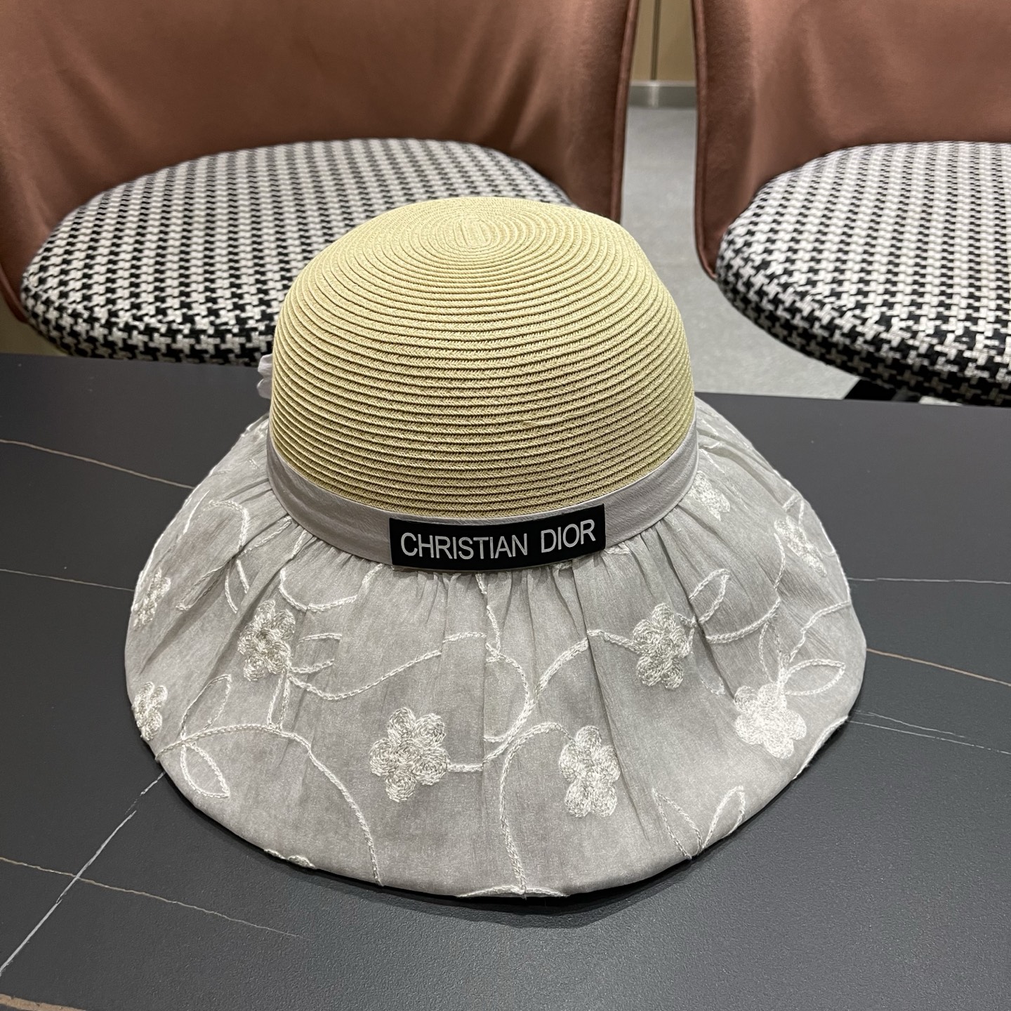 Dior迪奥 优雅草编蝴蝶结遮阳帽女夏季大檐刺绣防晒显脸小度假出游拼接帽子