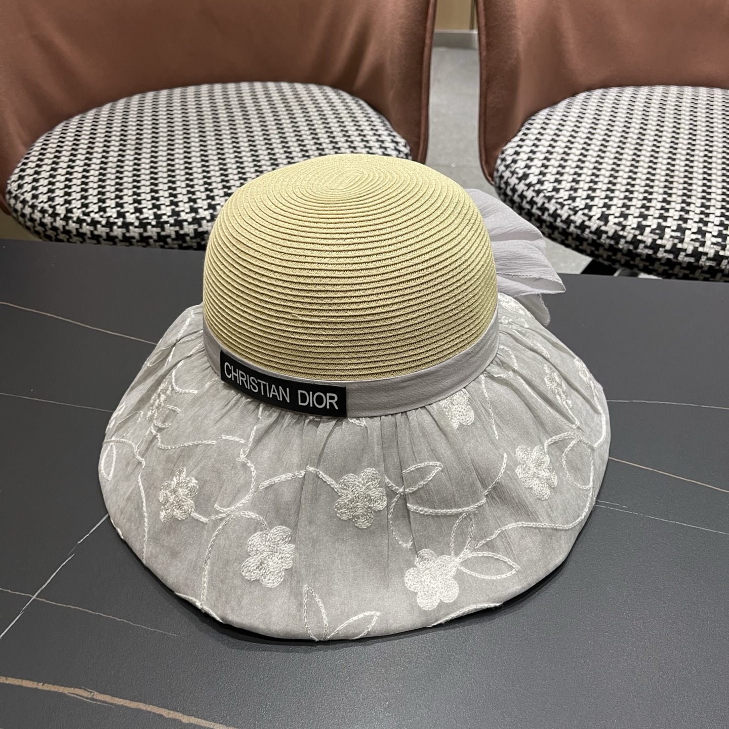 Dior迪奥 优雅草编蝴蝶结遮阳帽女夏季大檐刺绣防晒显脸小度假出游拼接帽子