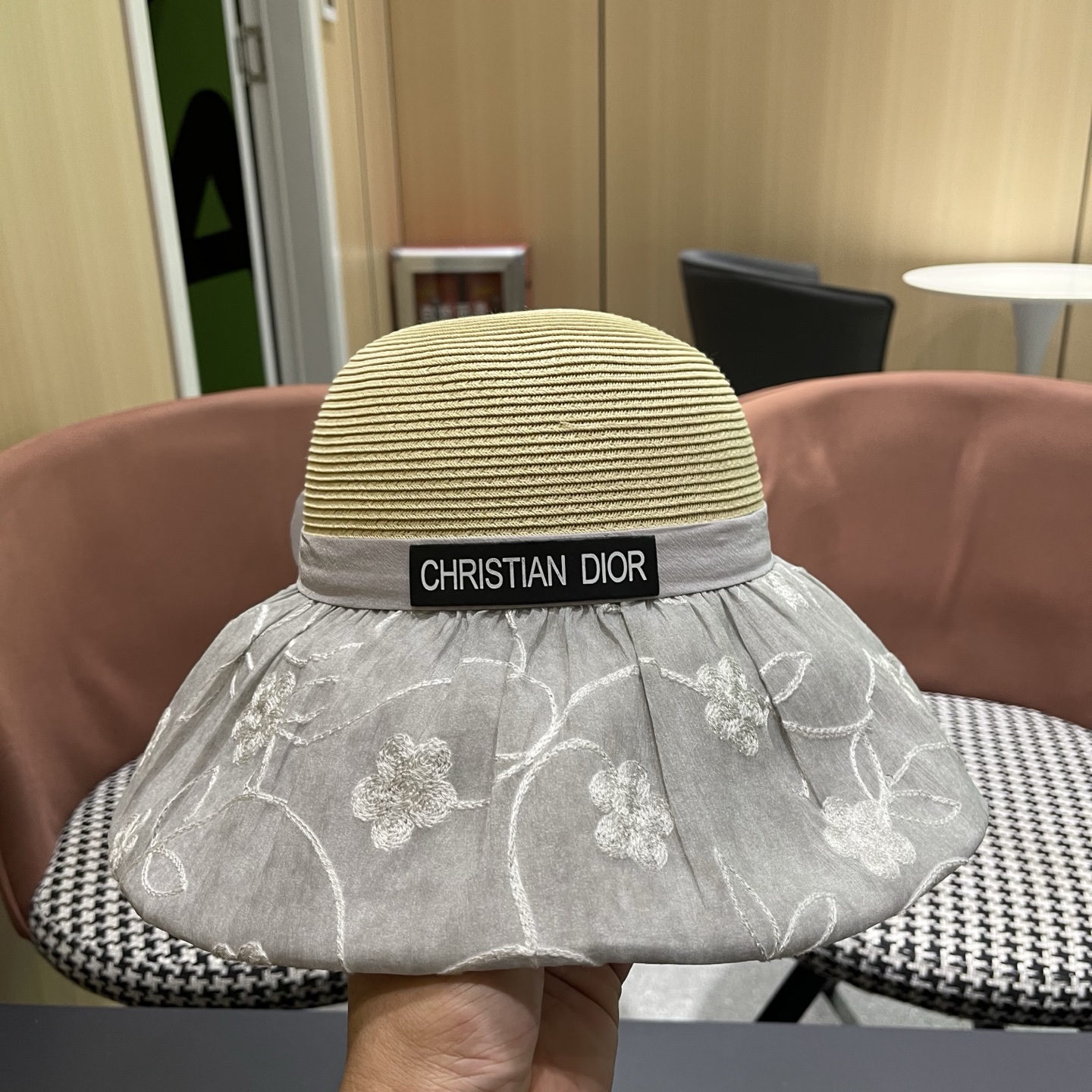 Dior迪奥 优雅草编蝴蝶结遮阳帽女夏季大檐刺绣防晒显脸小度假出游拼接帽子