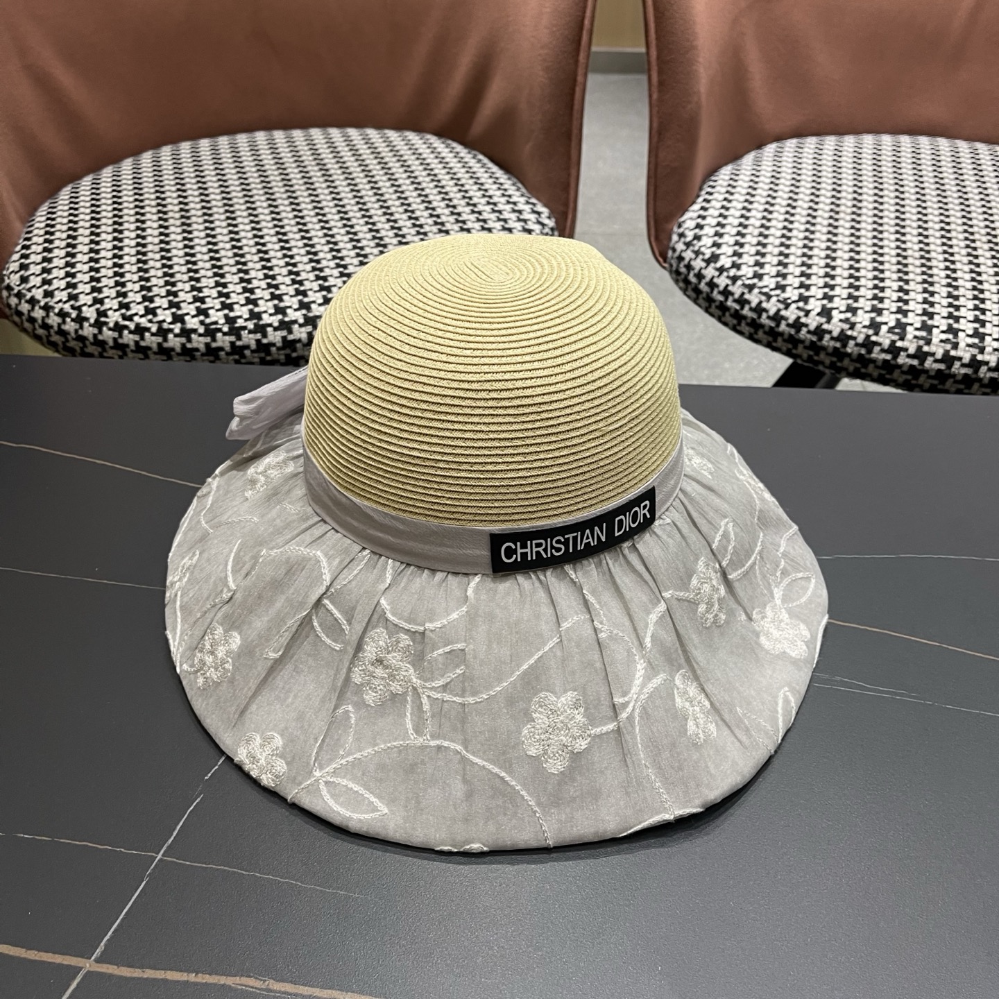 Dior迪奥 优雅草编蝴蝶结遮阳帽女夏季大檐刺绣防晒显脸小度假出游拼接帽子