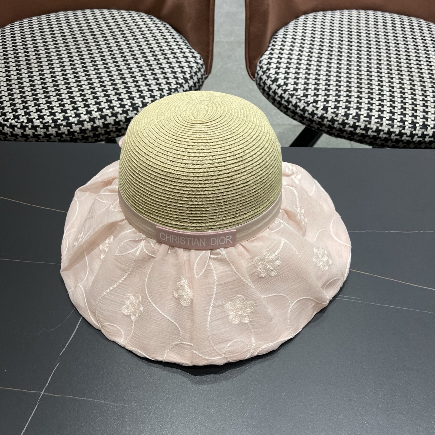 Dior迪奥 优雅草编蝴蝶结遮阳帽女夏季大檐刺绣防晒显脸小度假出游拼接帽子