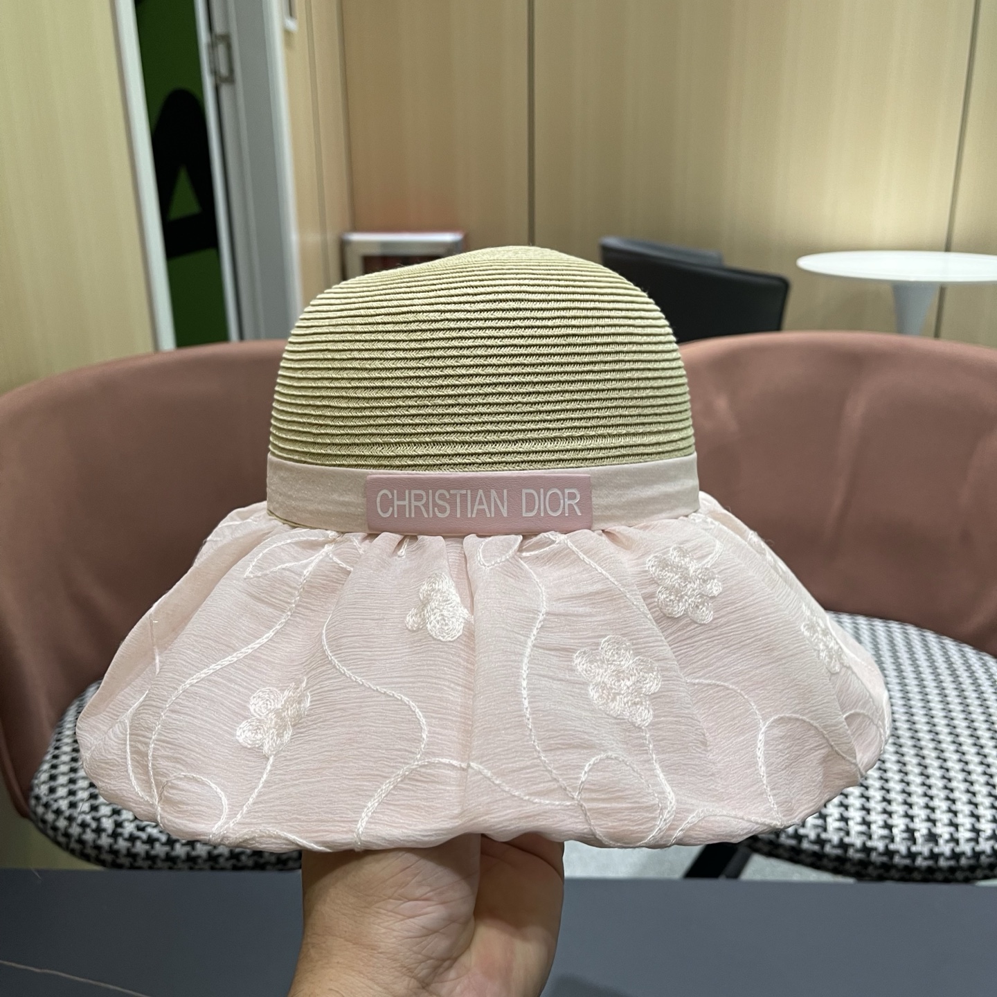 Dior迪奥 优雅草编蝴蝶结遮阳帽女夏季大檐刺绣防晒显脸小度假出游拼接帽子