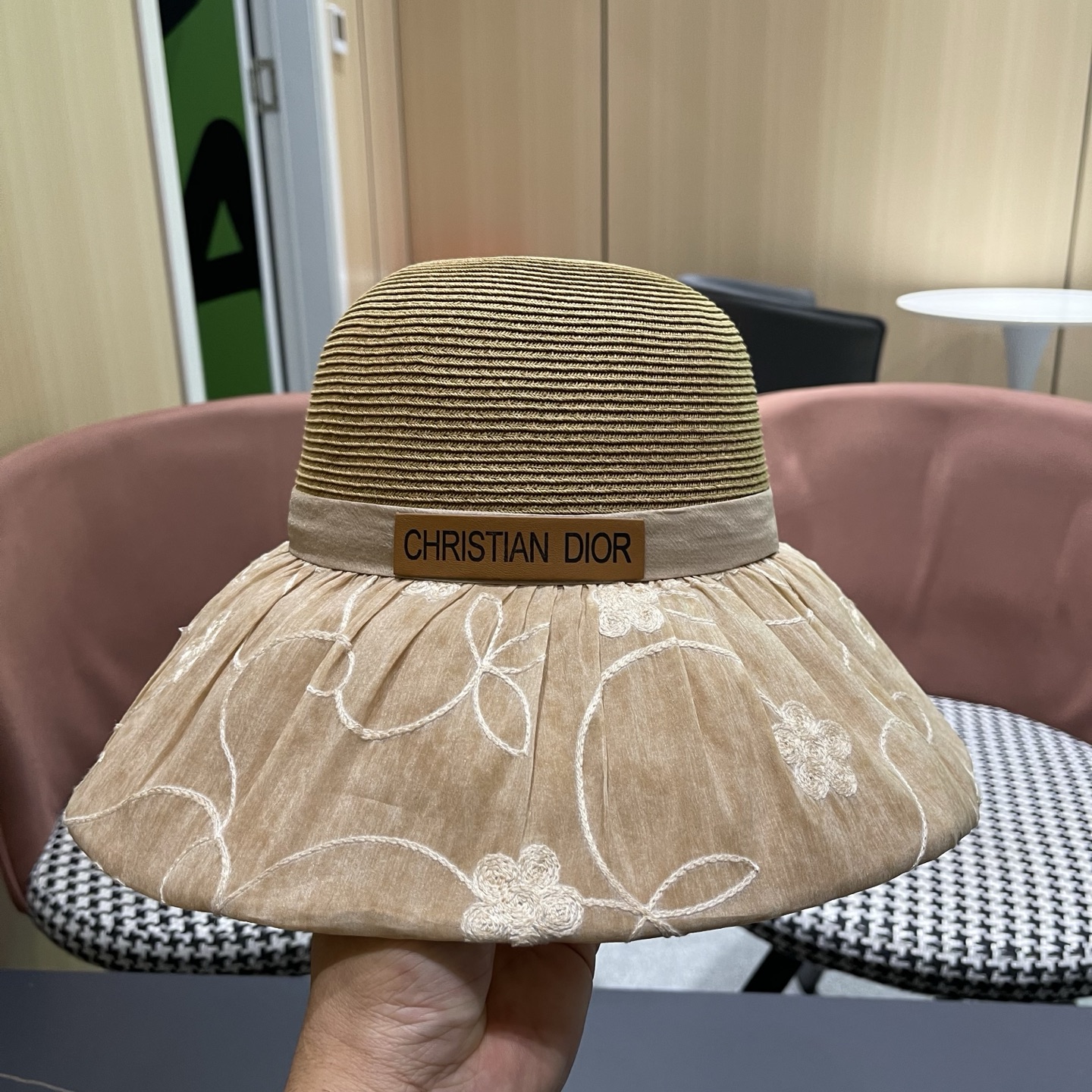 Dior迪奥 优雅草编蝴蝶结遮阳帽女夏季大檐刺绣防晒显脸小度假出游拼接帽子