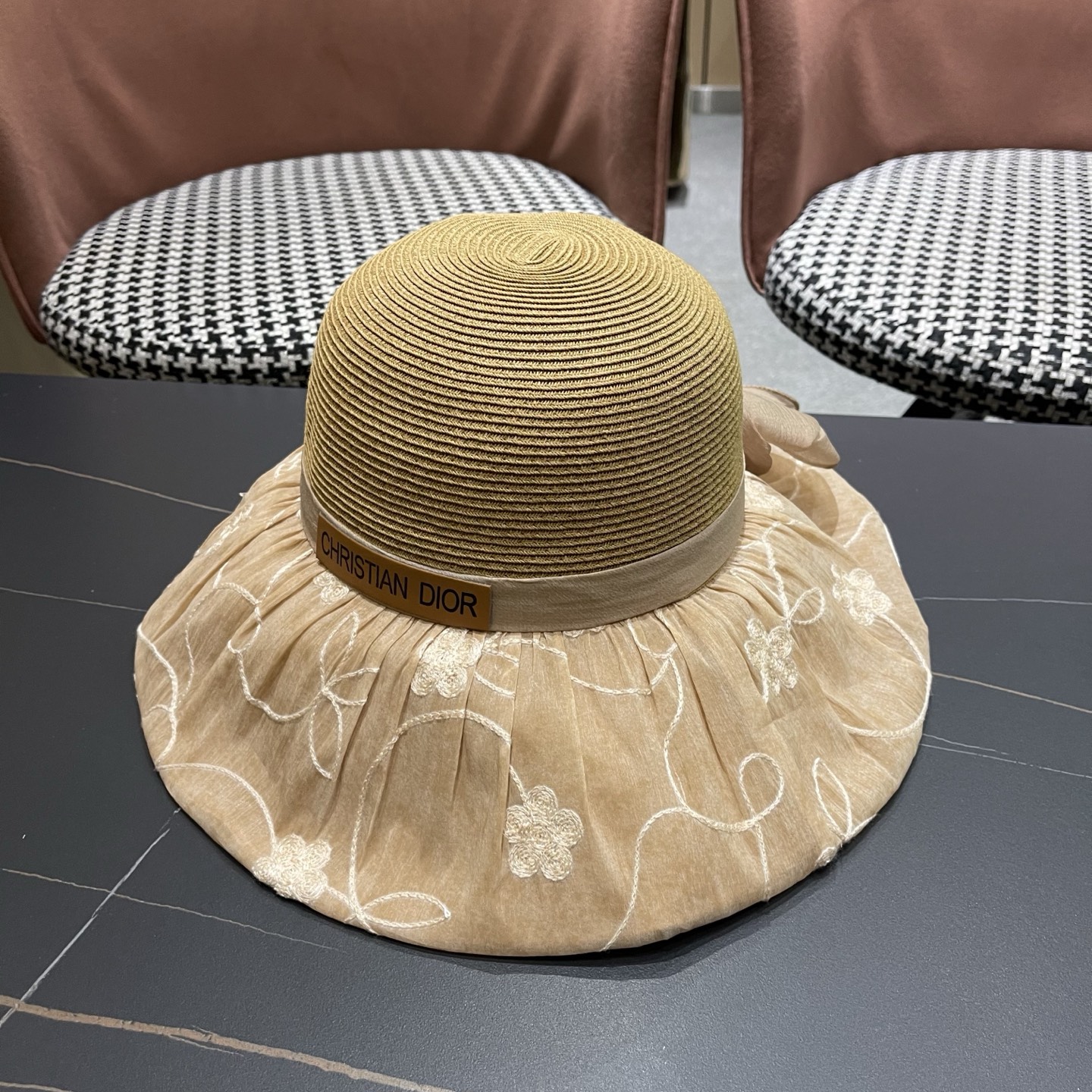 Dior迪奥 优雅草编蝴蝶结遮阳帽女夏季大檐刺绣防晒显脸小度假出游拼接帽子