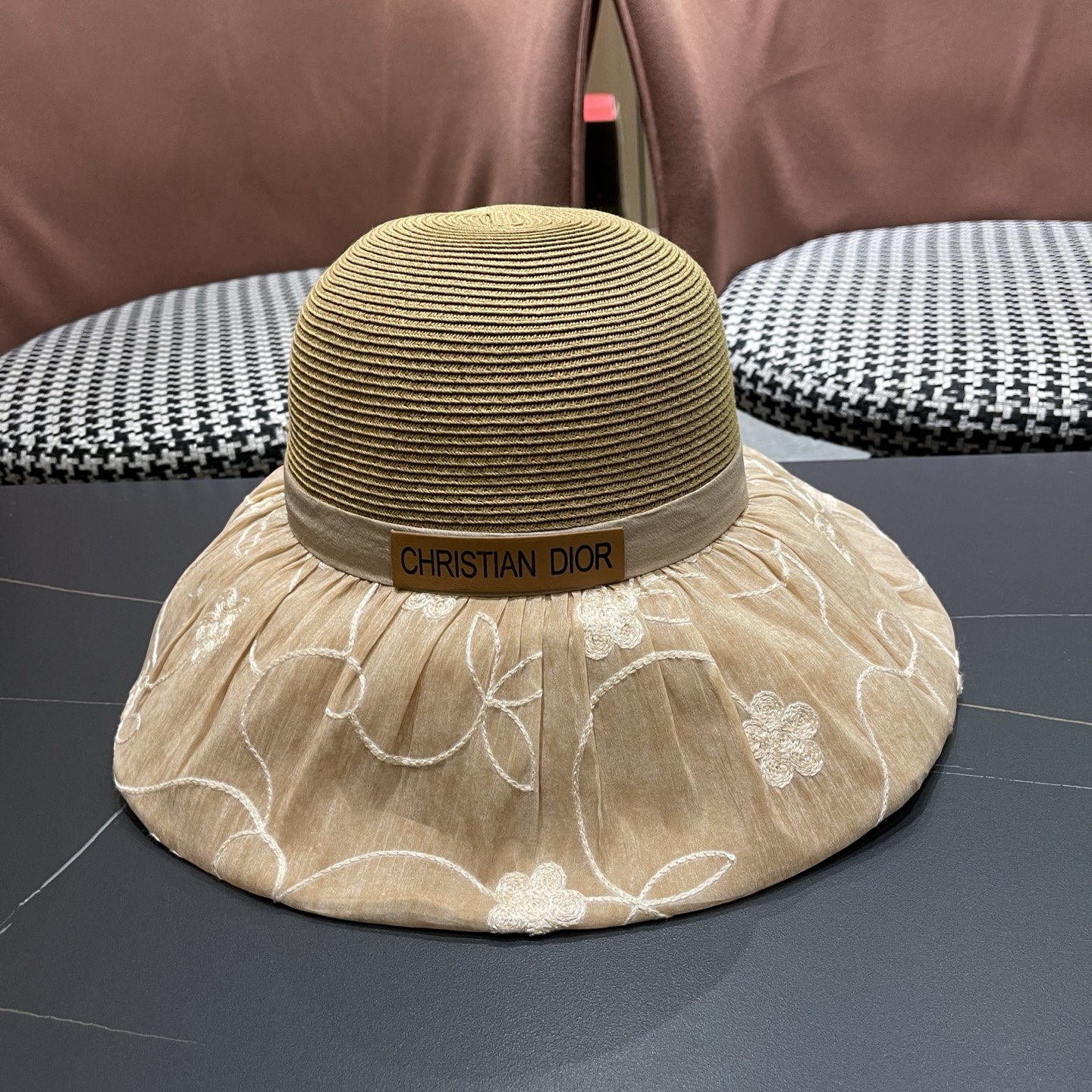 Dior迪奥 优雅草编蝴蝶结遮阳帽女夏季大檐刺绣防晒显脸小度假出游拼接帽子