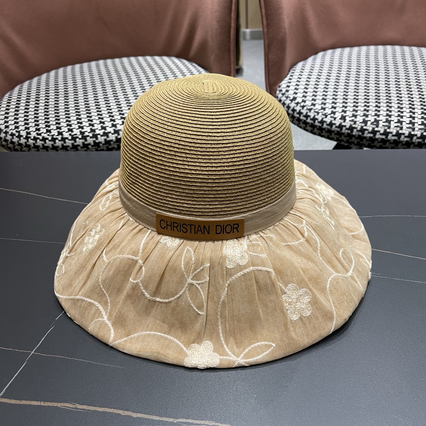 Dior迪奥 优雅草编蝴蝶结遮阳帽女夏季大檐刺绣防晒显脸小度假出游拼接帽子