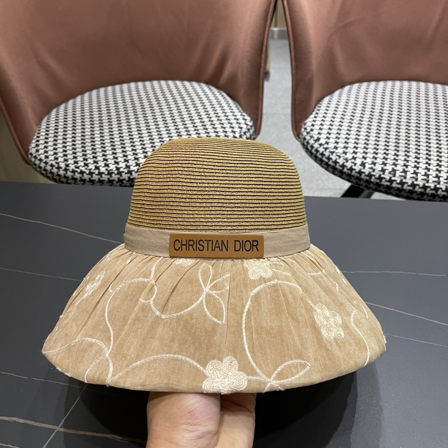 Dior迪奥 优雅草编蝴蝶结遮阳帽女夏季大檐刺绣防晒显脸小度假出游拼接帽子