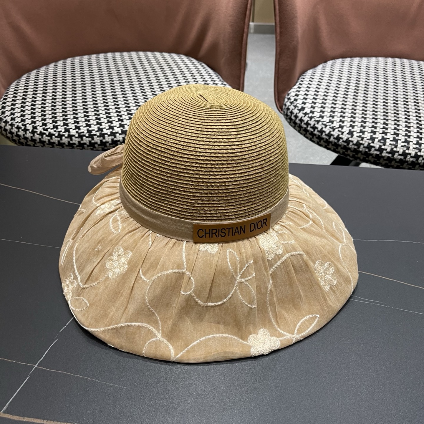 Dior迪奥 优雅草编蝴蝶结遮阳帽女夏季大檐刺绣防晒显脸小度假出游拼接帽子