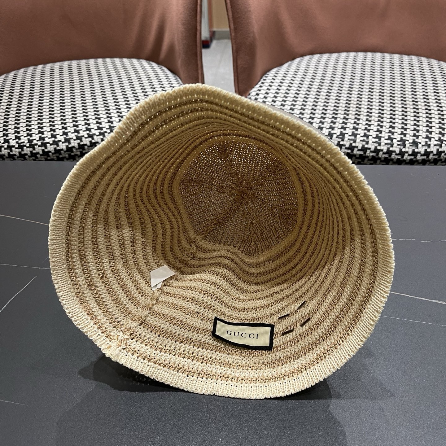 Gucci 古驰春夏新款条纹拼色针织水桶帽子女可折叠百搭素颜渔夫帽显脸小盆帽