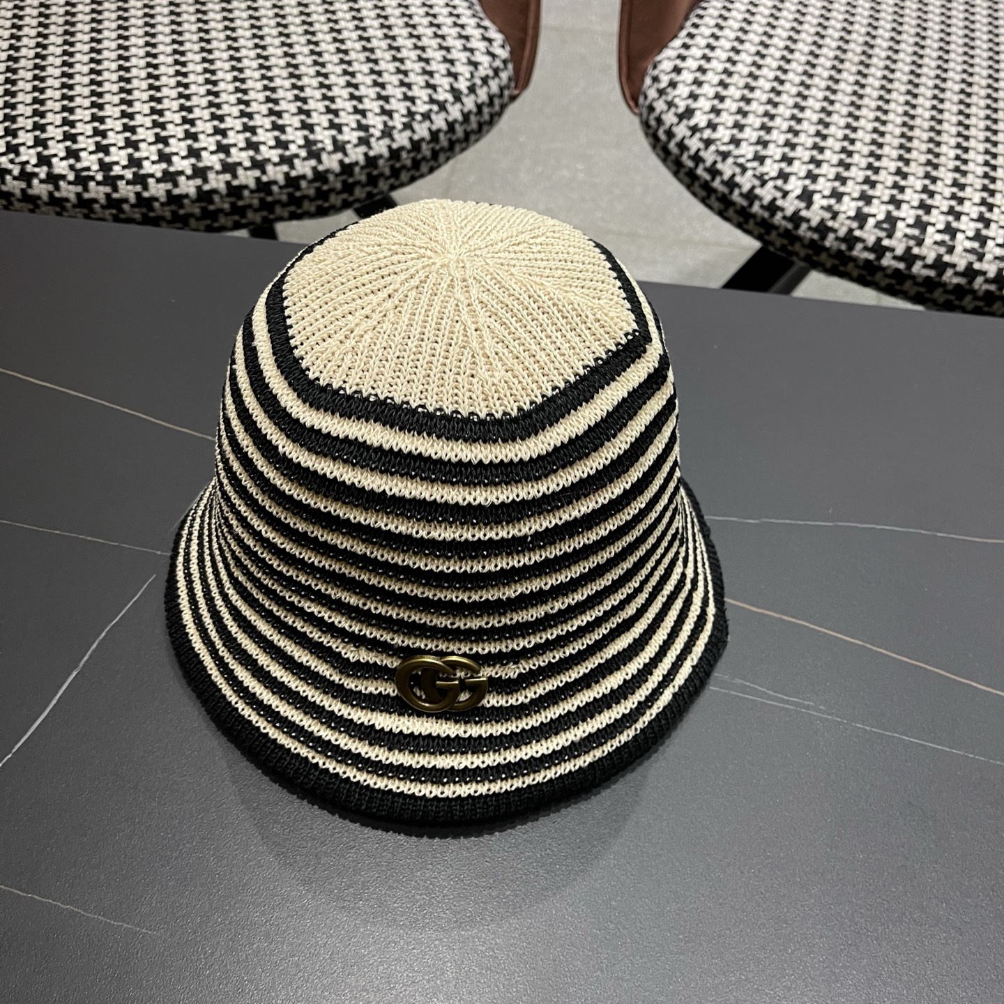 Gucci 古驰春夏新款条纹拼色针织水桶帽子女可折叠百搭素颜渔夫帽显脸小盆帽