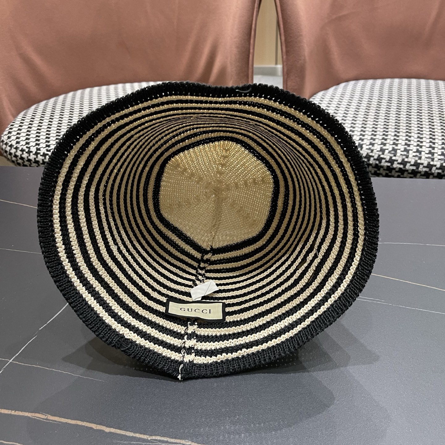 Gucci 古驰春夏新款条纹拼色针织水桶帽子女可折叠百搭素颜渔夫帽显脸小盆帽