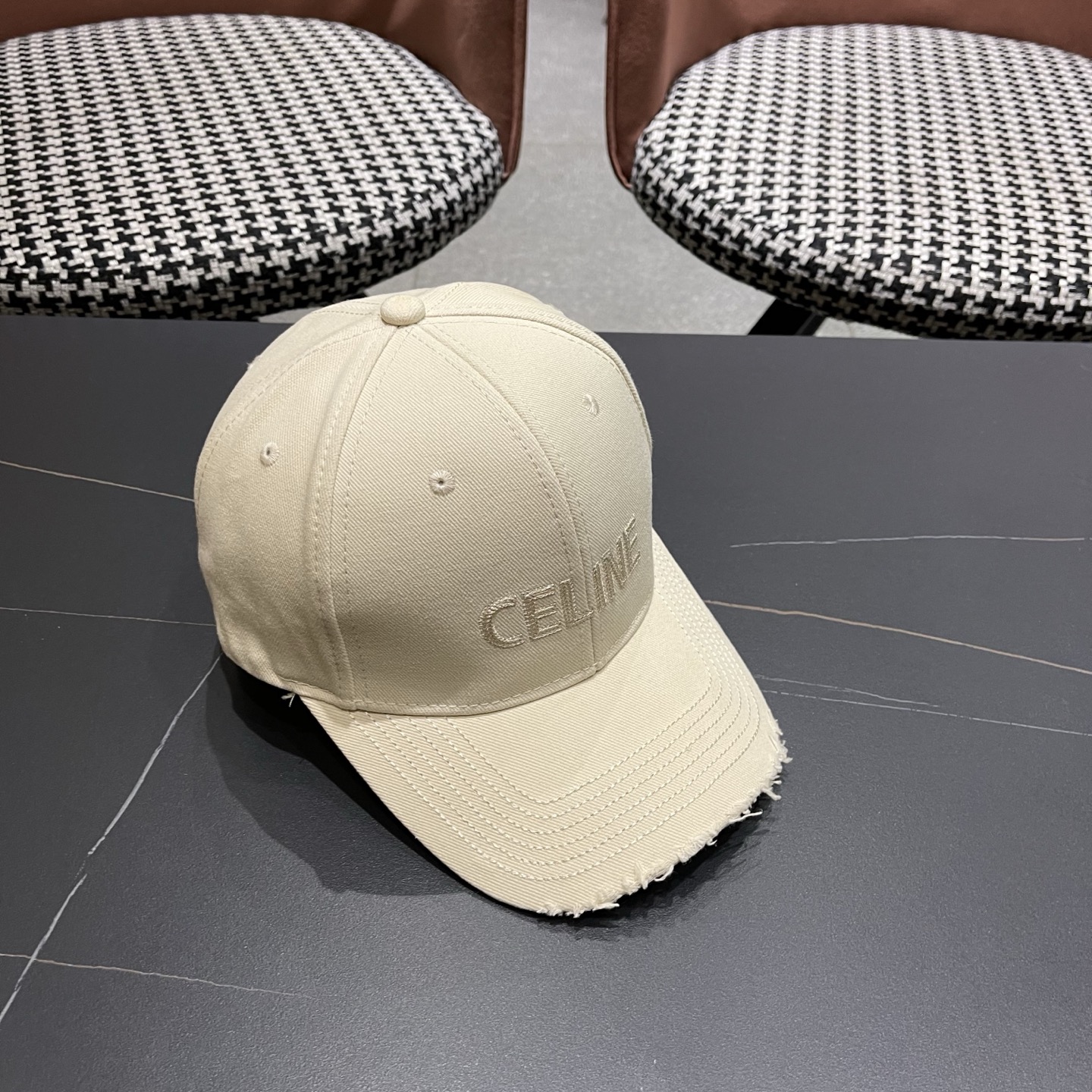 【CELINE赛琳】新款原单经典休闲潮流款 棒球帽日韩风格，随便搭配都超好看！出门旅游，绝对要入手的一款