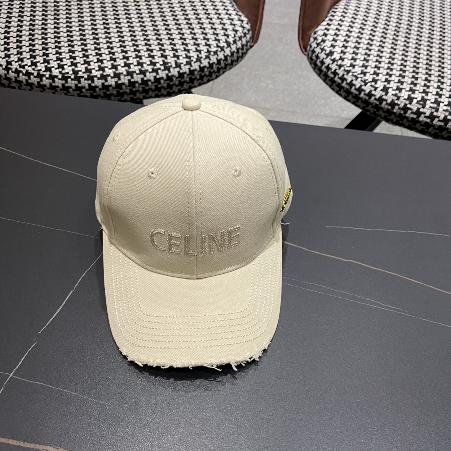 【CELINE赛琳】新款原单经典休闲潮流款 棒球帽日韩风格，随便搭配都超好看！出门旅游，绝对要入手的一款