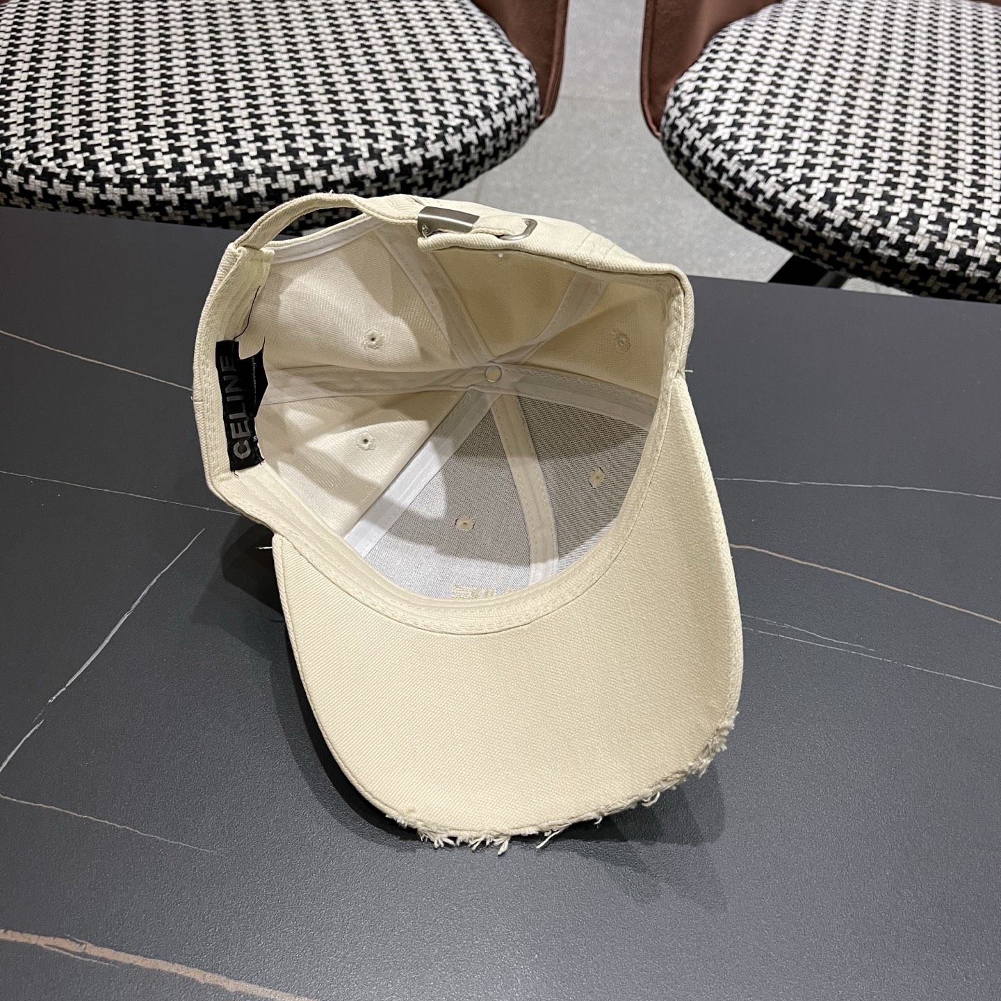 【CELINE赛琳】新款原单经典休闲潮流款 棒球帽日韩风格，随便搭配都超好看！出门旅游，绝对要入手的一款