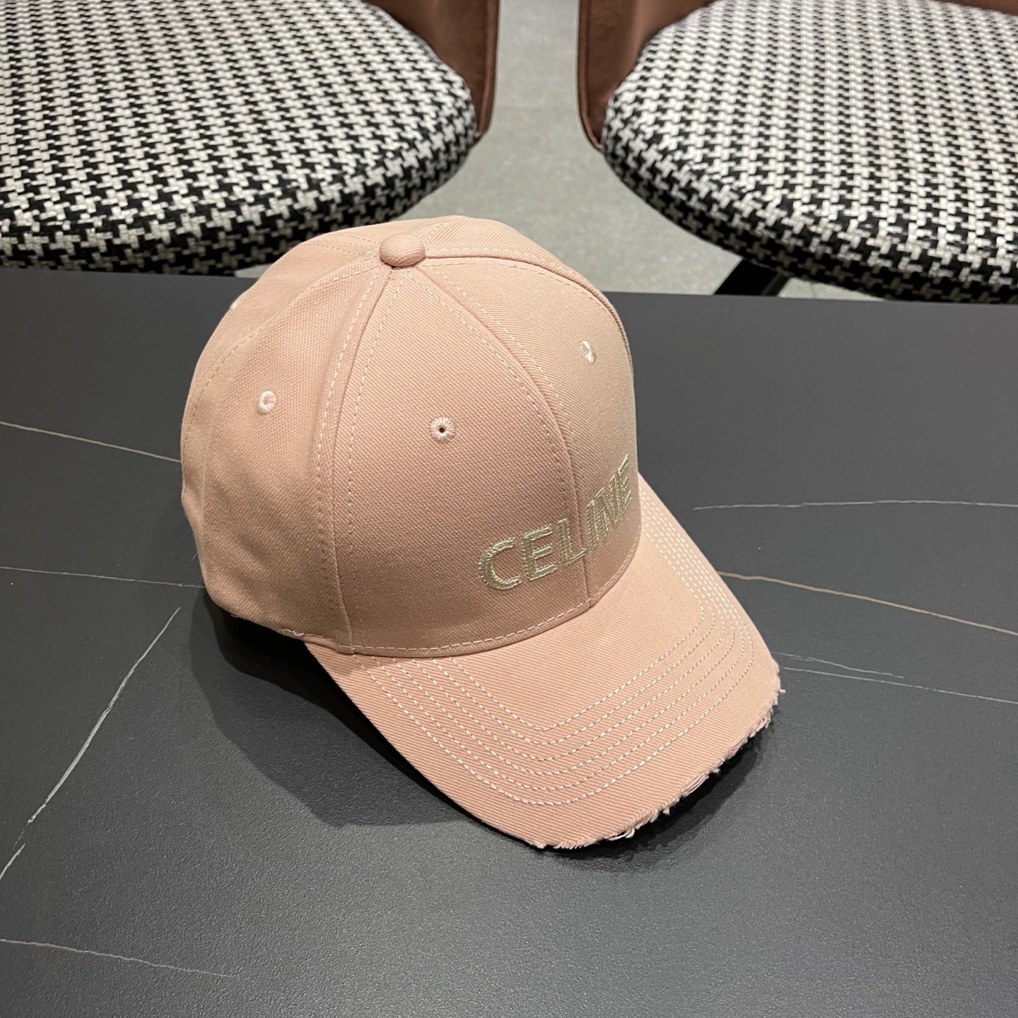 【CELINE赛琳】新款原单经典休闲潮流款 棒球帽日韩风格，随便搭配都超好看！出门旅游，绝对要入手的一款