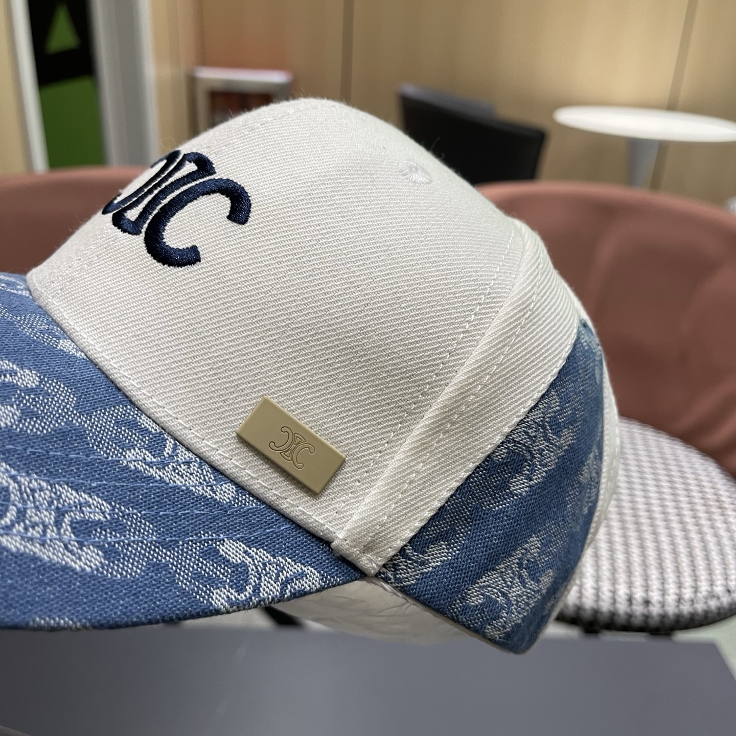 【CELINE赛琳】春夏款新款简约拼色棒球帽，新款出货，大牌款超好搭配，赶紧入手！