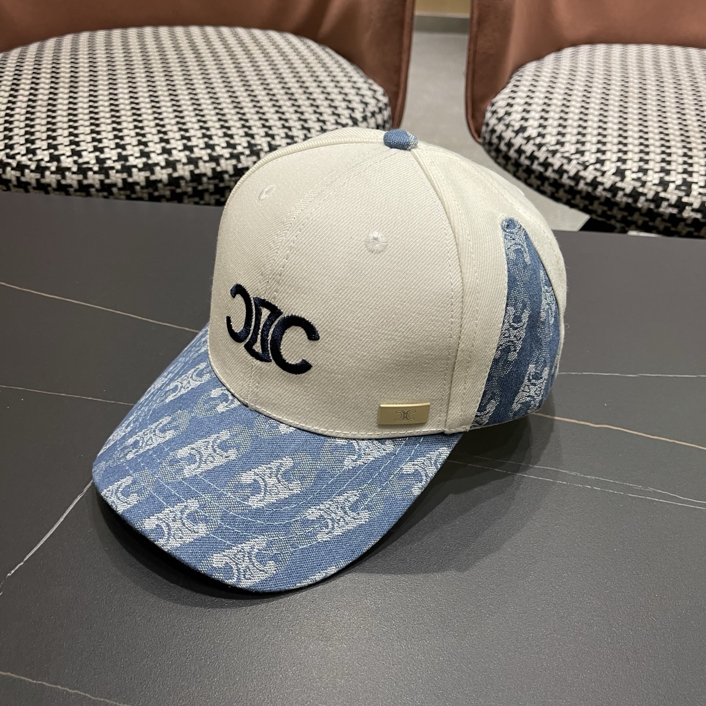 【CELINE赛琳】春夏款新款简约拼色棒球帽，新款出货，大牌款超好搭配，赶紧入手！