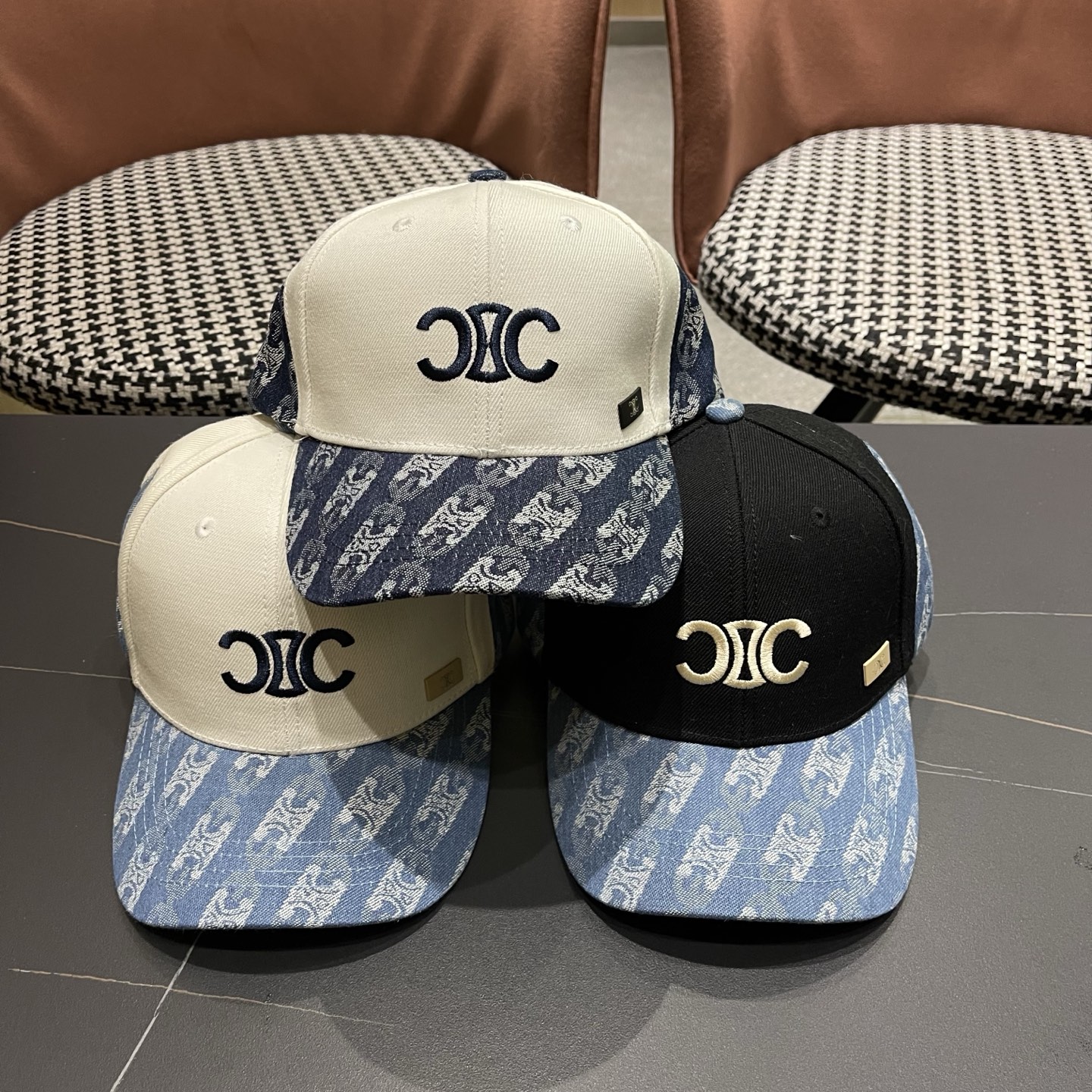 【CELINE赛琳】春夏款新款简约拼色棒球帽，新款出货，大牌款超好搭配，赶紧入手！