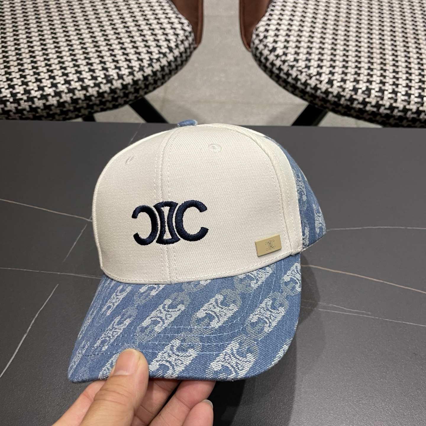 【CELINE赛琳】春夏款新款简约拼色棒球帽，新款出货，大牌款超好搭配，赶紧入手！