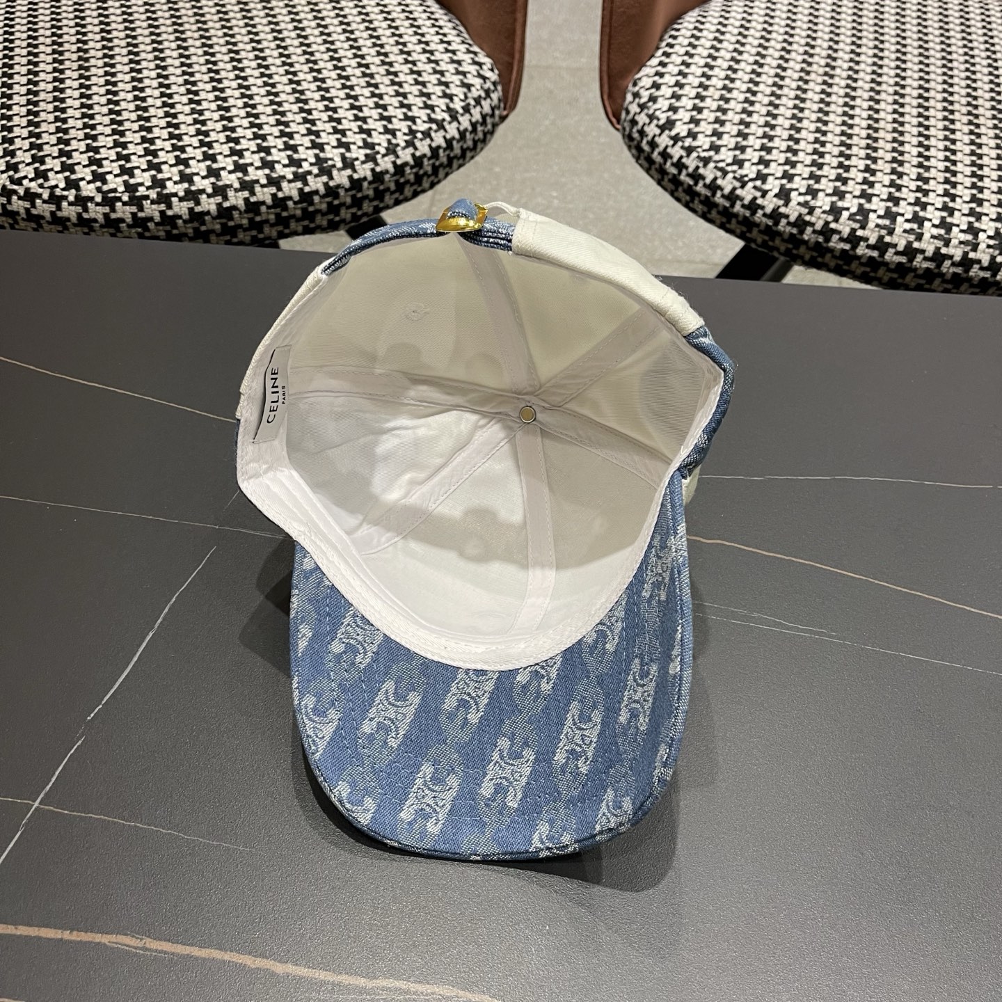 【CELINE赛琳】春夏款新款简约拼色棒球帽，新款出货，大牌款超好搭配，赶紧入手！