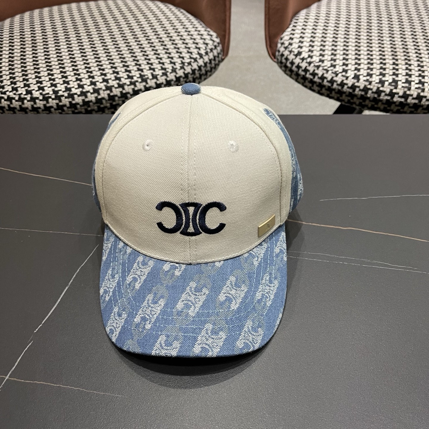 【CELINE赛琳】春夏款新款简约拼色棒球帽，新款出货，大牌款超好搭配，赶紧入手！