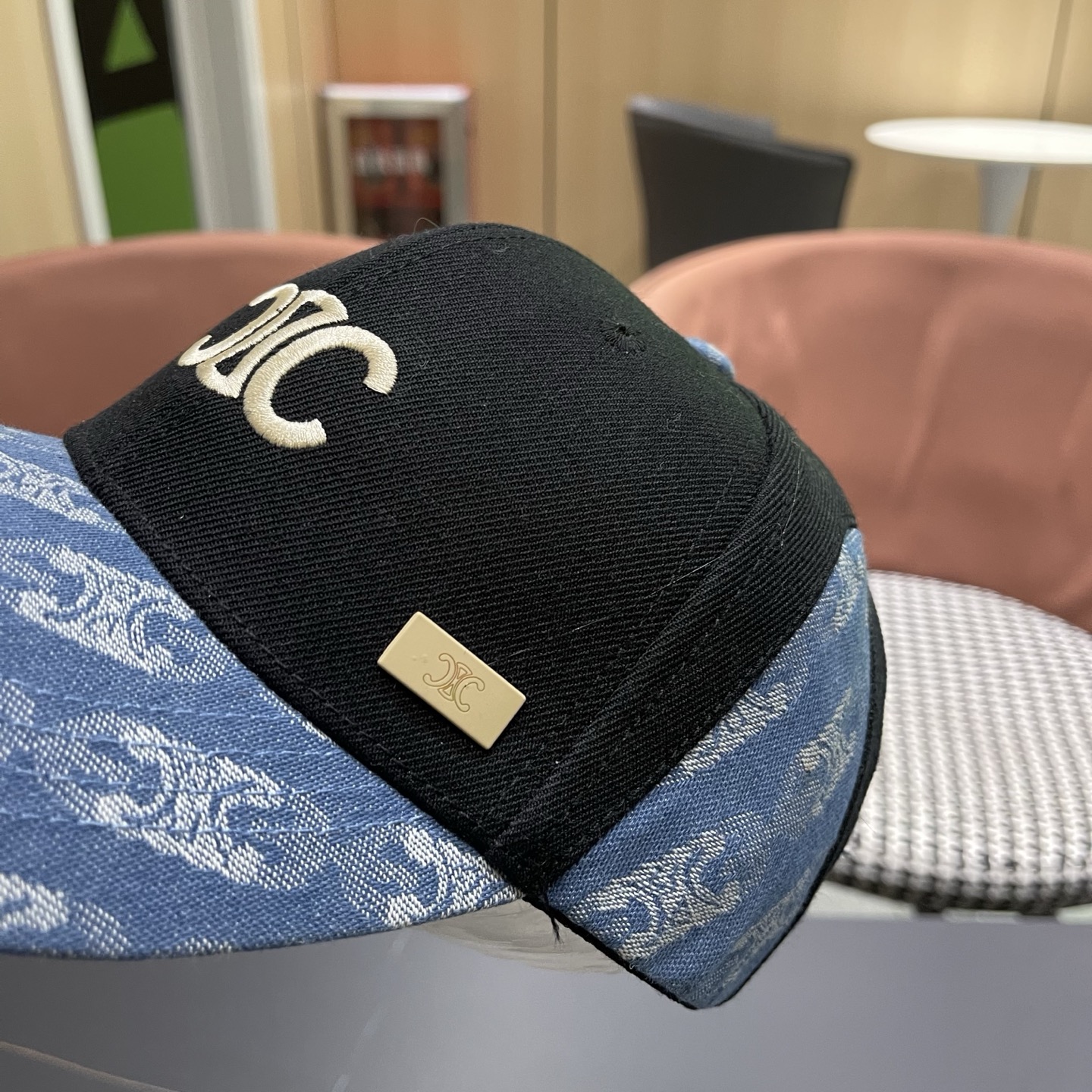 【CELINE赛琳】春夏款新款简约拼色棒球帽，新款出货，大牌款超好搭配，赶紧入手！