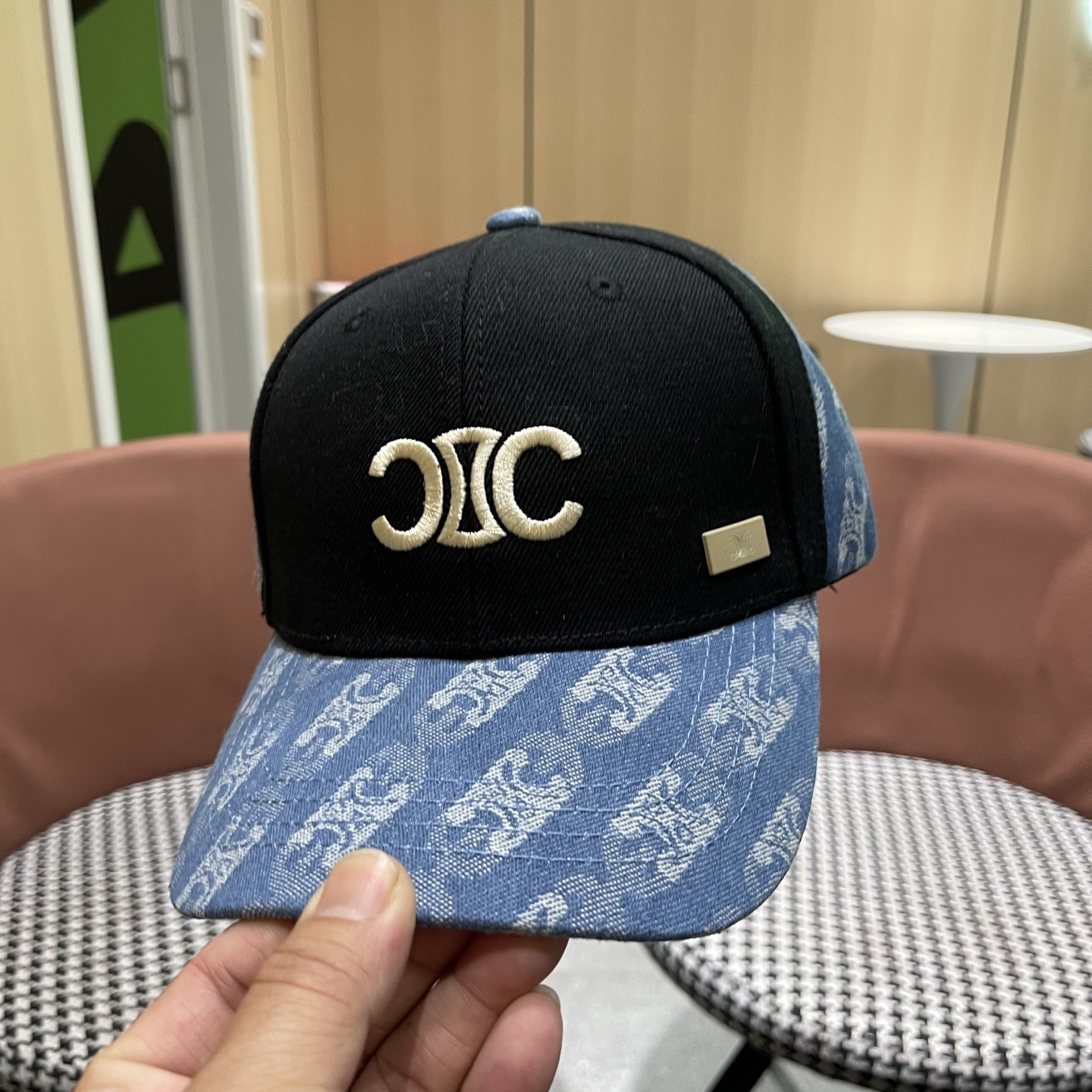 【CELINE赛琳】春夏款新款简约拼色棒球帽，新款出货，大牌款超好搭配，赶紧入手！