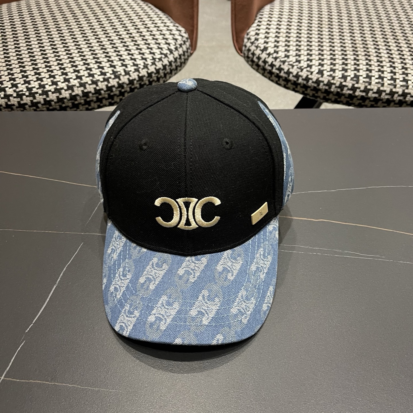 【CELINE赛琳】春夏款新款简约拼色棒球帽，新款出货，大牌款超好搭配，赶紧入手！