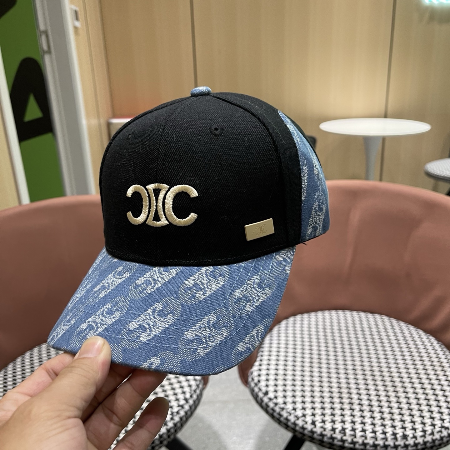 【CELINE赛琳】春夏款新款简约拼色棒球帽，新款出货，大牌款超好搭配，赶紧入手！