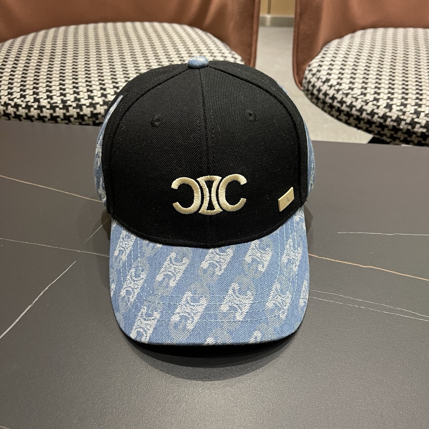 【CELINE赛琳】春夏款新款简约拼色棒球帽，新款出货，大牌款超好搭配，赶紧入手！