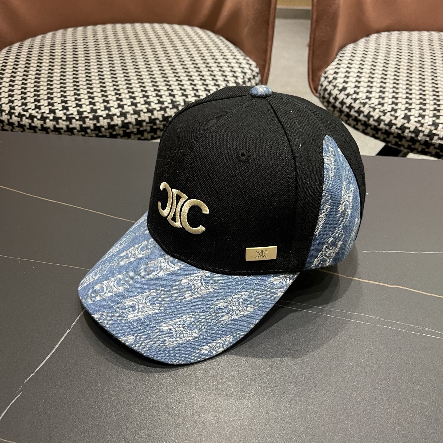 【CELINE赛琳】春夏款新款简约拼色棒球帽，新款出货，大牌款超好搭配，赶紧入手！