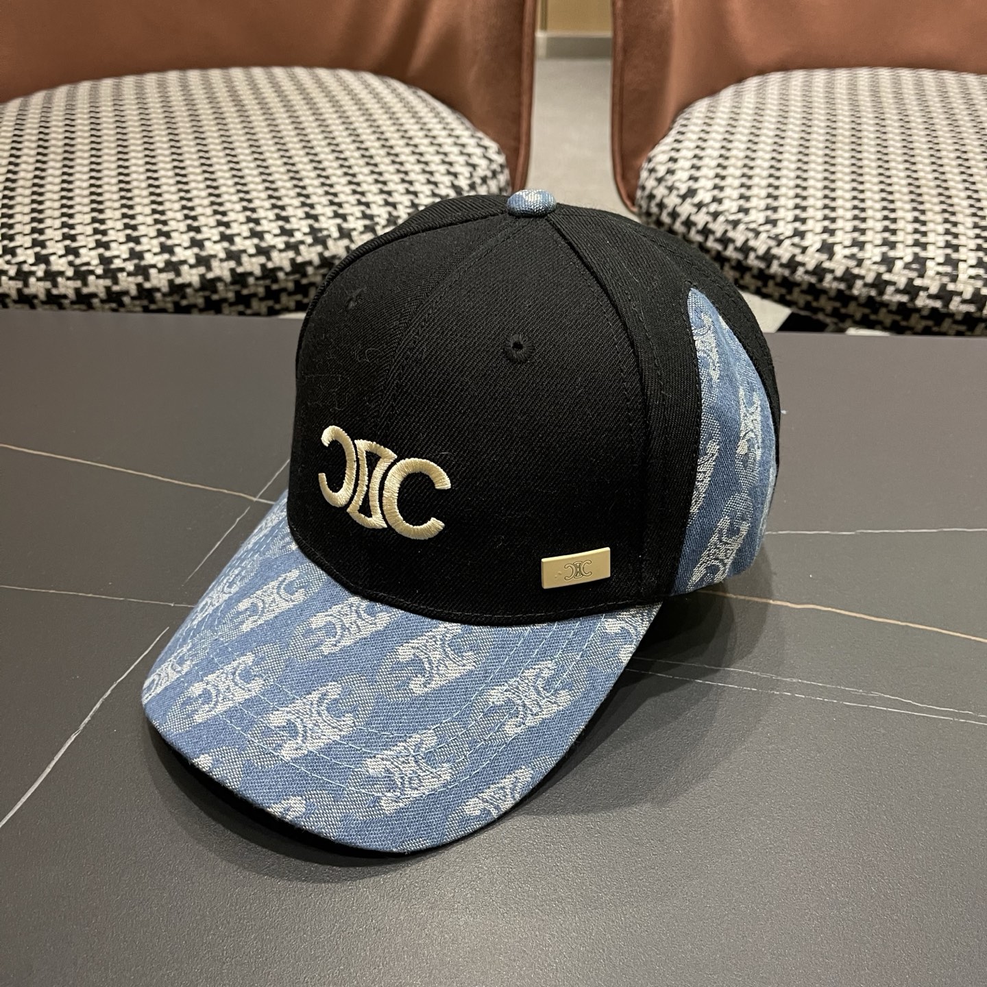 【CELINE赛琳】春夏款新款简约拼色棒球帽，新款出货，大牌款超好搭配，赶紧入手！