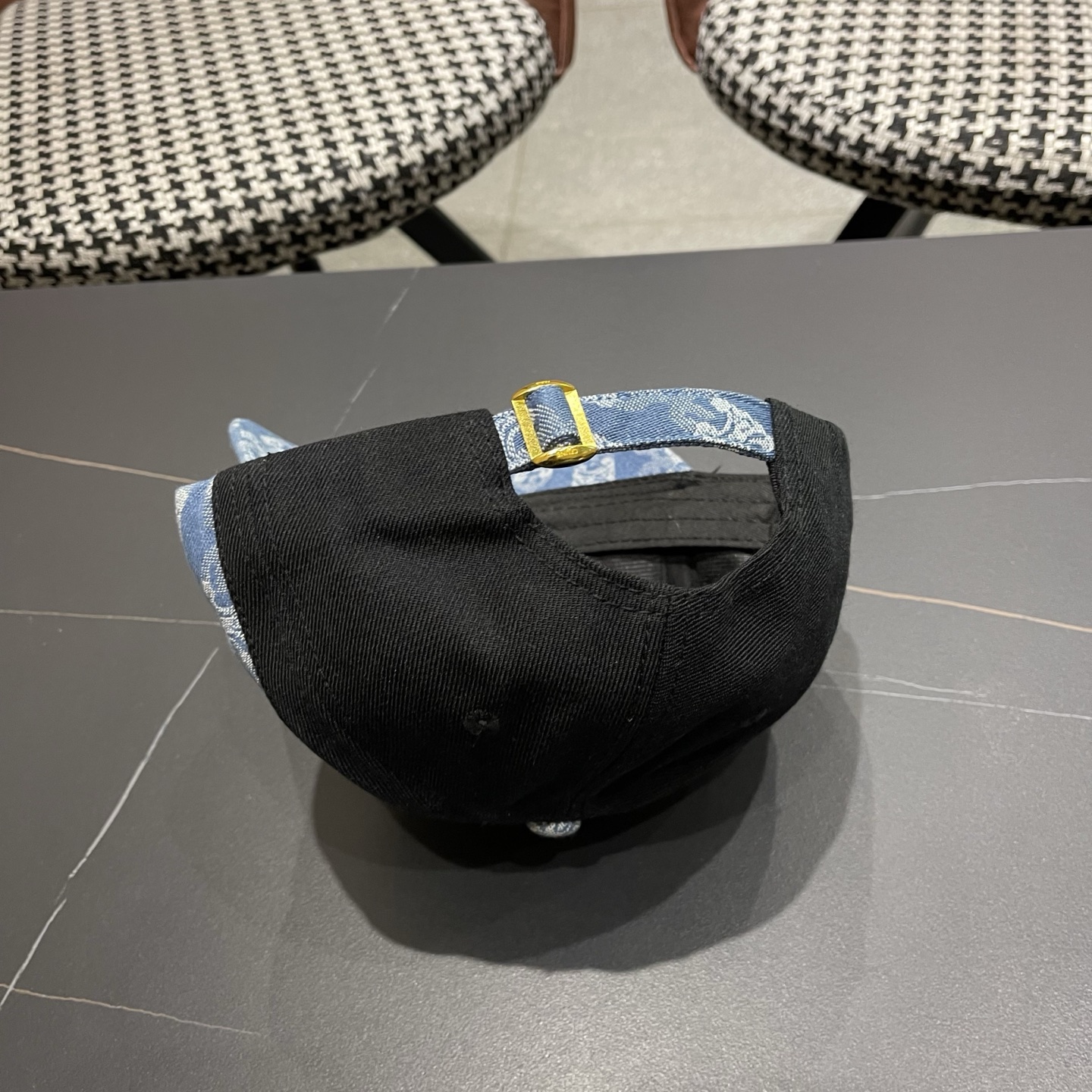 【CELINE赛琳】春夏款新款简约拼色棒球帽，新款出货，大牌款超好搭配，赶紧入手！