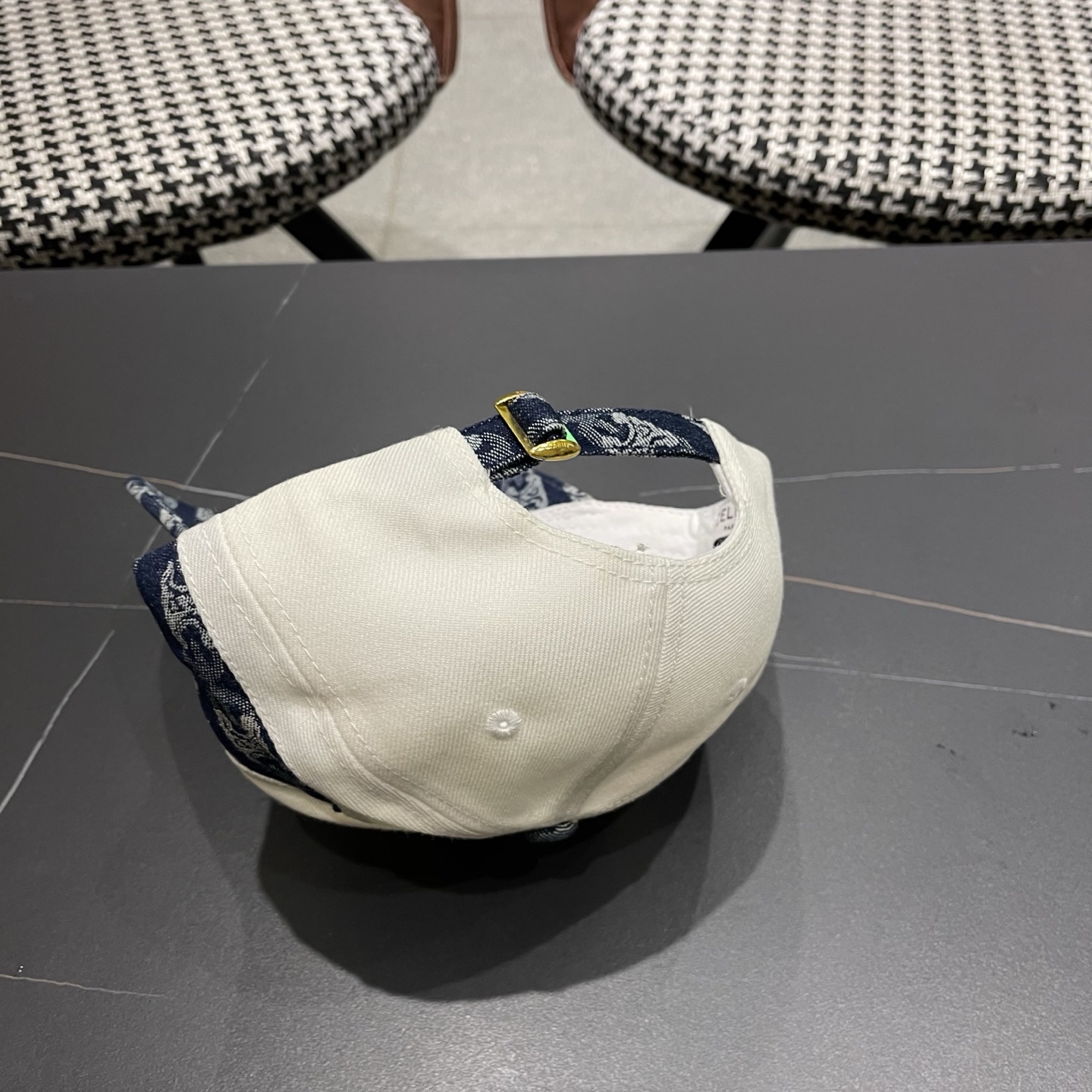 【CELINE赛琳】春夏款新款简约拼色棒球帽，新款出货，大牌款超好搭配，赶紧入手！