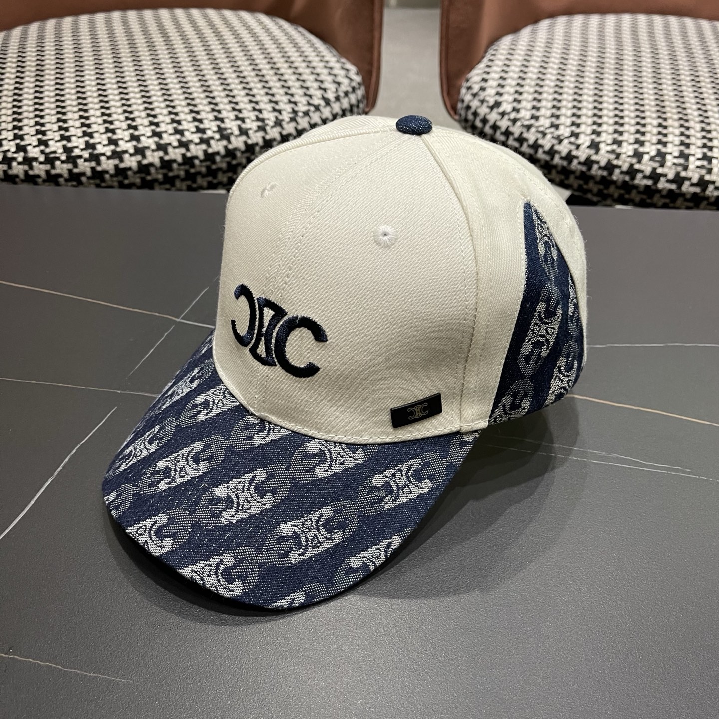 【CELINE赛琳】春夏款新款简约拼色棒球帽，新款出货，大牌款超好搭配，赶紧入手！