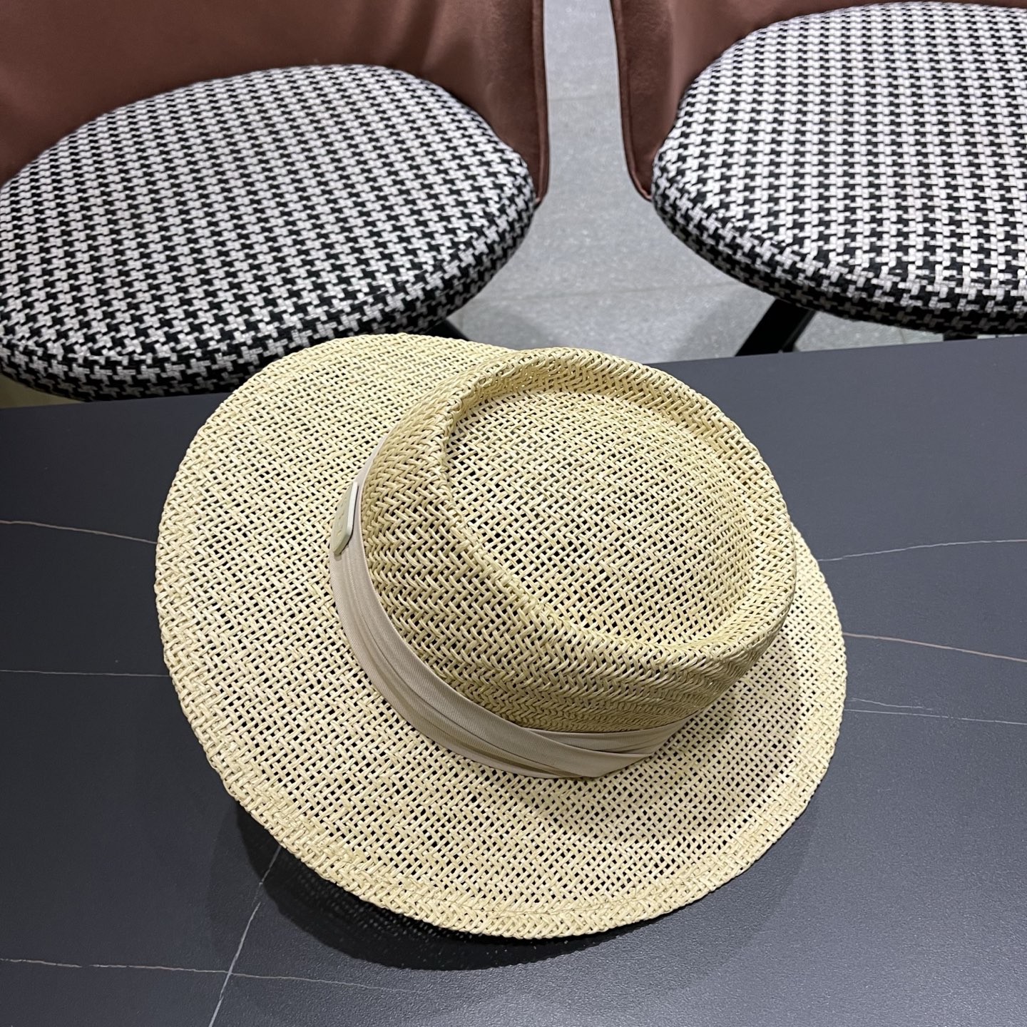 迪奥Dior 法式缕空透气草帽女士夏季平檐礼帽海边度假防晒帽户外出游遮阳帽