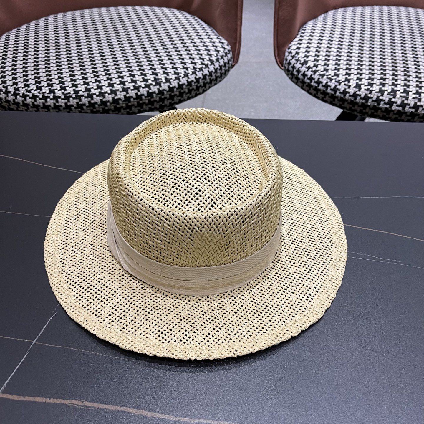 迪奥Dior 法式缕空透气草帽女士夏季平檐礼帽海边度假防晒帽户外出游遮阳帽