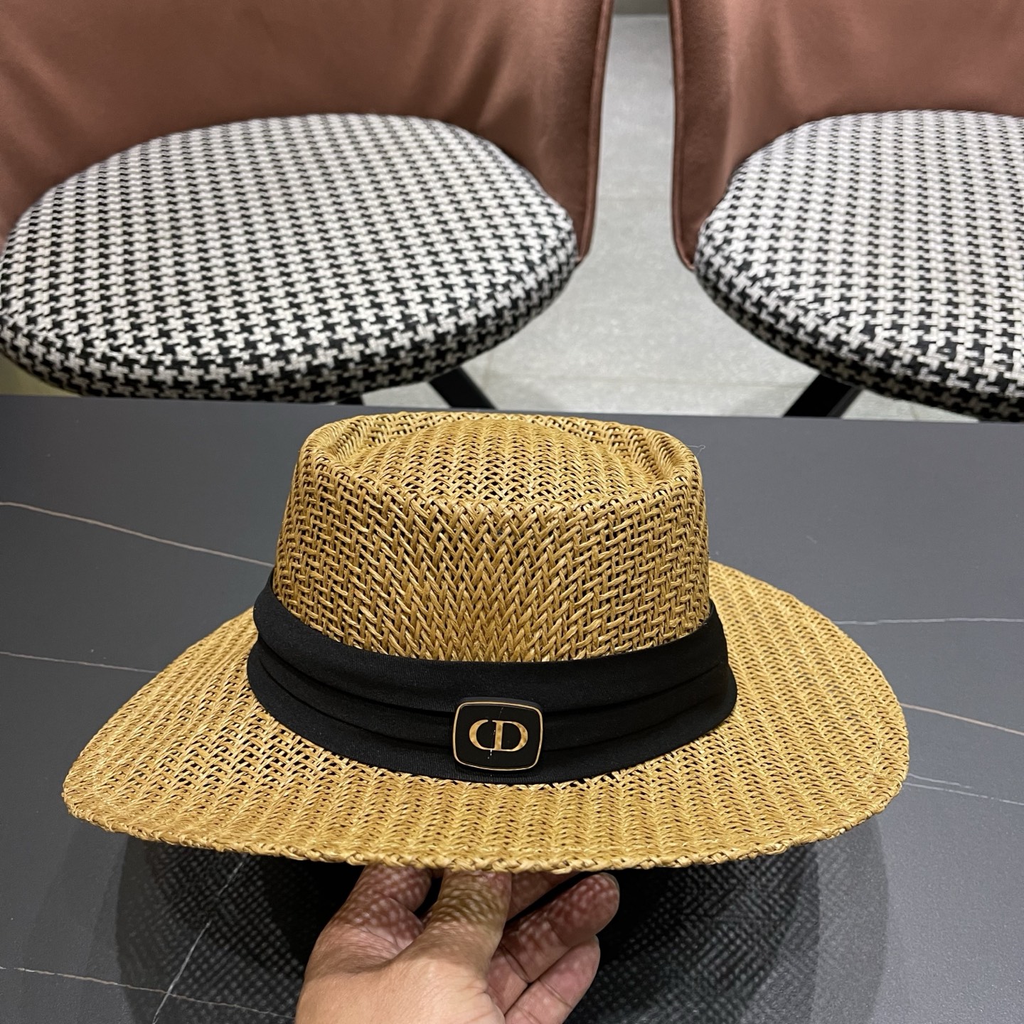 迪奥Dior 法式缕空透气草帽女士夏季平檐礼帽海边度假防晒帽户外出游遮阳帽