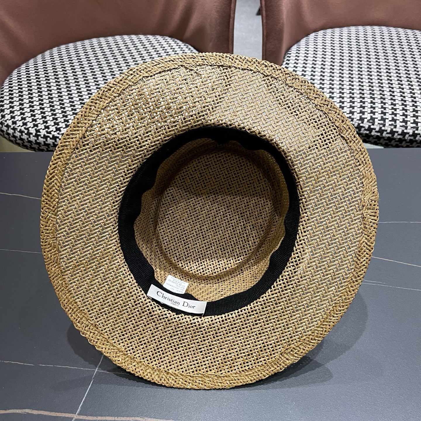 迪奥Dior 法式缕空透气草帽女士夏季平檐礼帽海边度假防晒帽户外出游遮阳帽