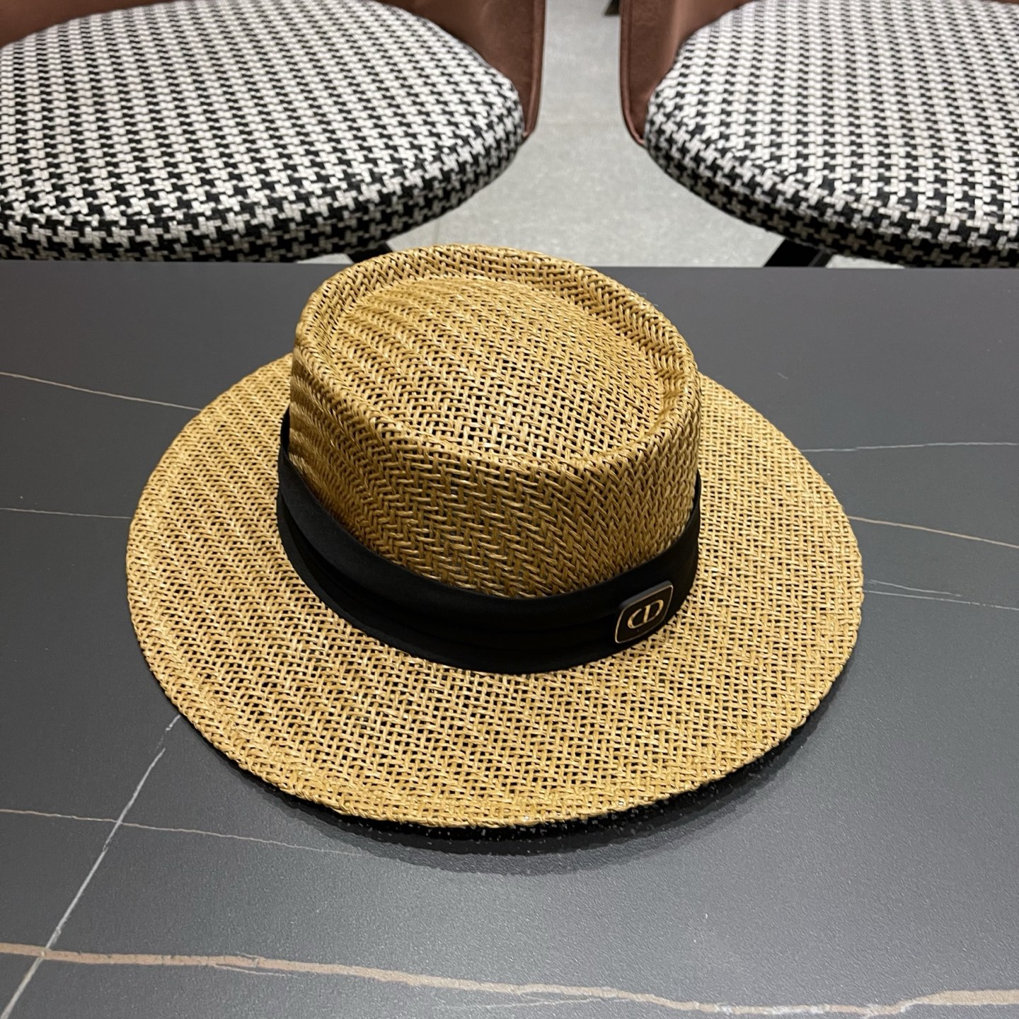 迪奥Dior 法式缕空透气草帽女士夏季平檐礼帽海边度假防晒帽户外出游遮阳帽