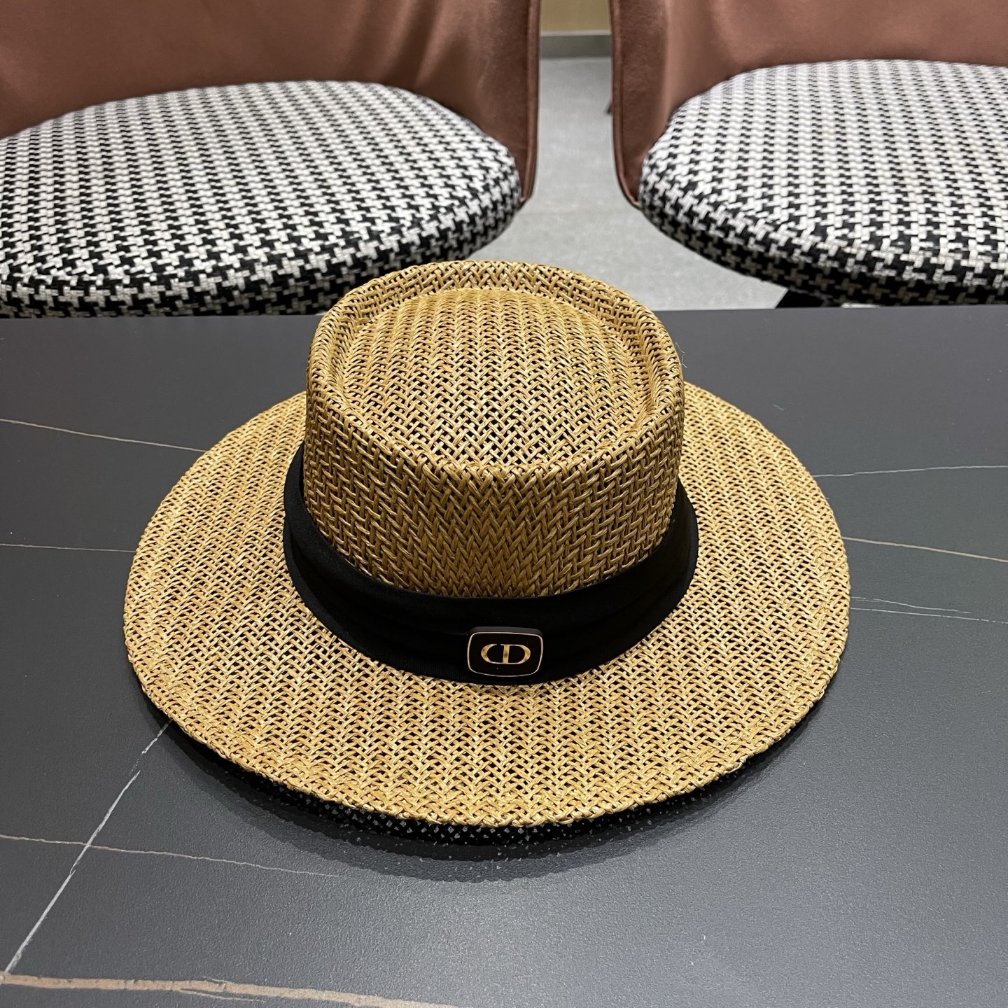 迪奥Dior 法式缕空透气草帽女士夏季平檐礼帽海边度假防晒帽户外出游遮阳帽