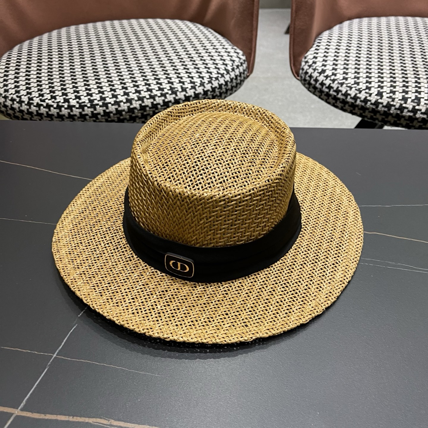 迪奥Dior 法式缕空透气草帽女士夏季平檐礼帽海边度假防晒帽户外出游遮阳帽