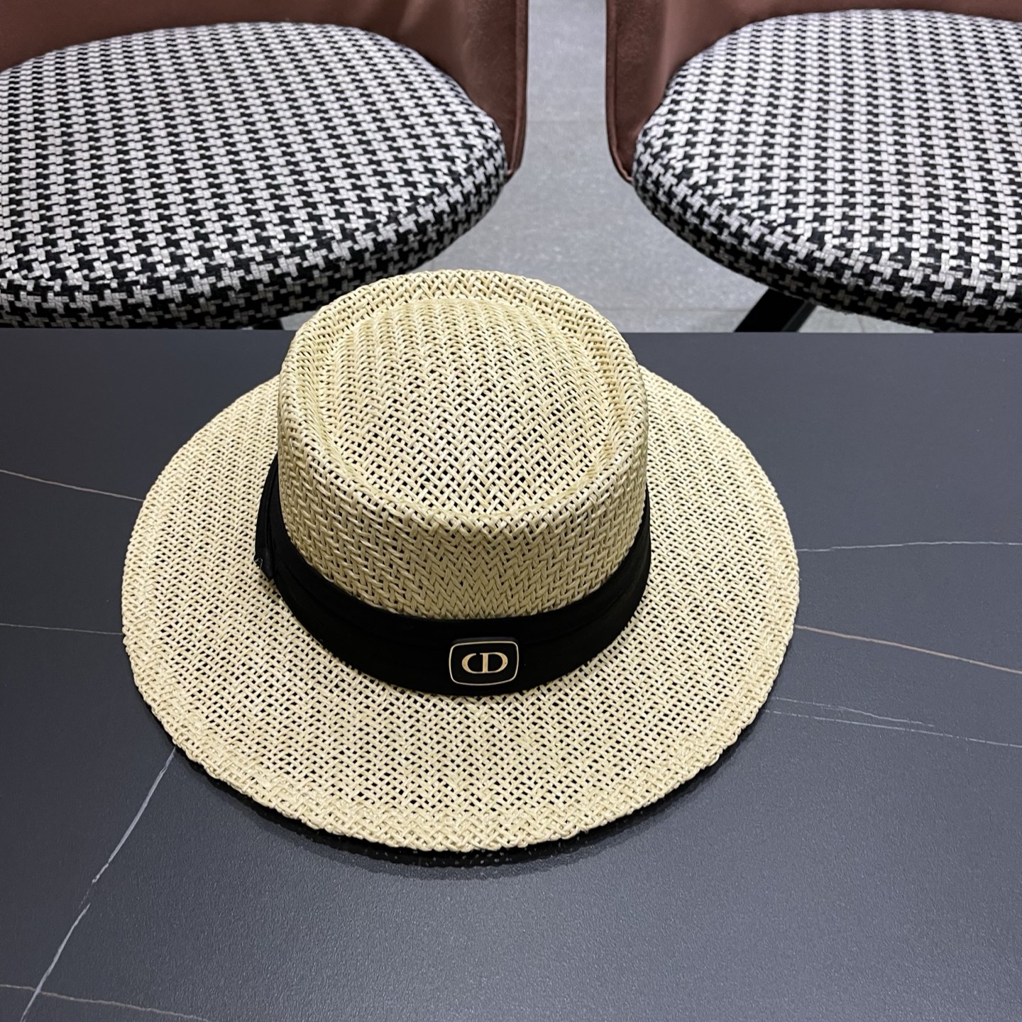 迪奥Dior 法式缕空透气草帽女士夏季平檐礼帽海边度假防晒帽户外出游遮阳帽