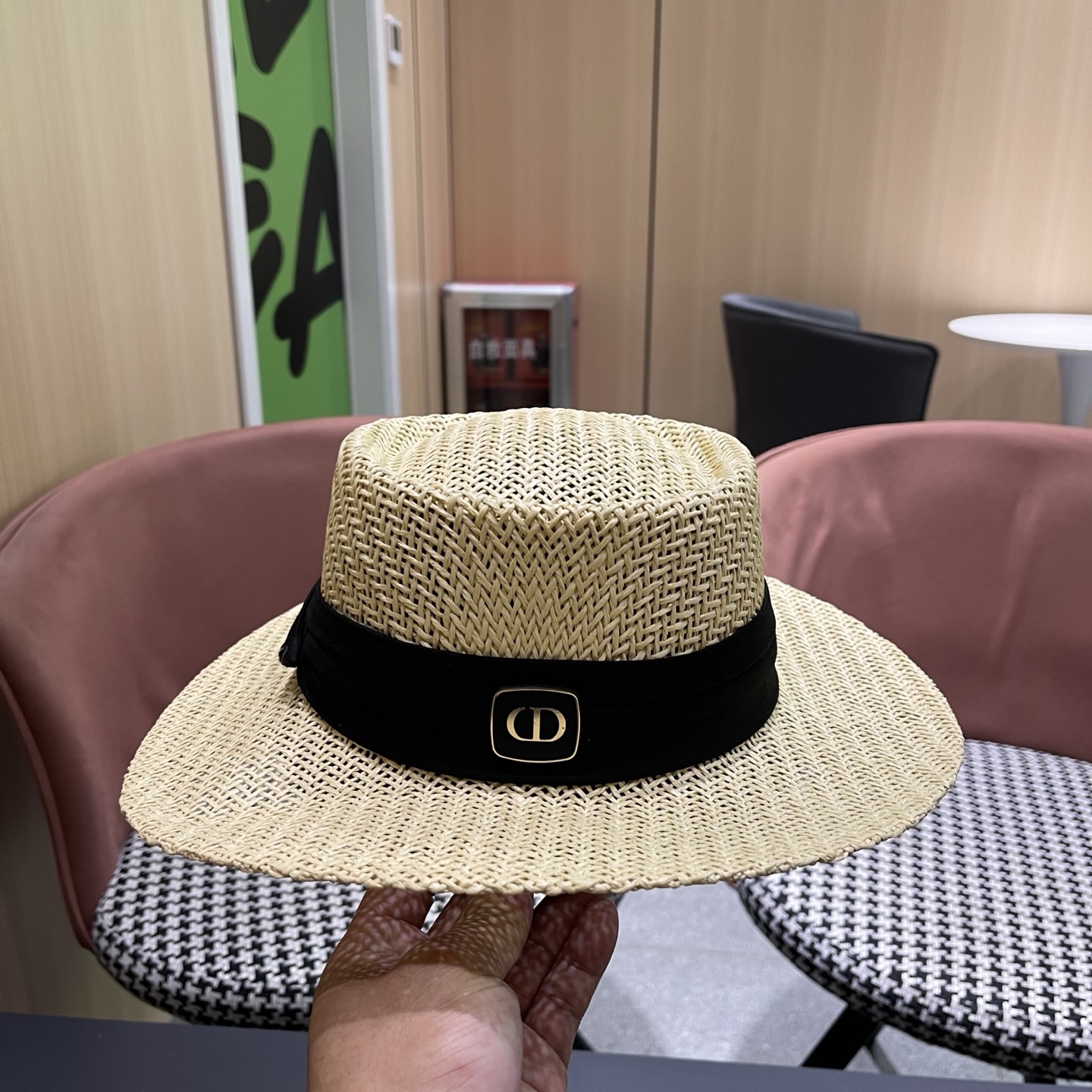 迪奥Dior 法式缕空透气草帽女士夏季平檐礼帽海边度假防晒帽户外出游遮阳帽