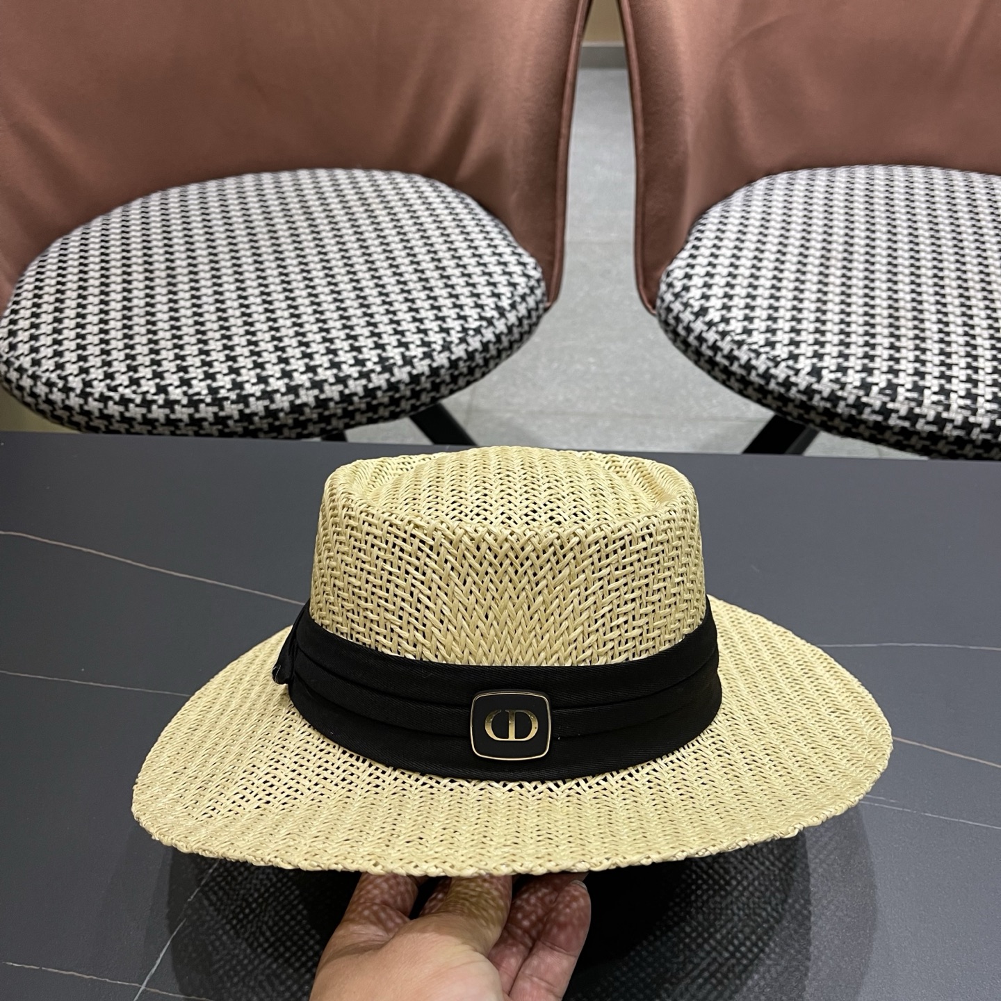 迪奥Dior 法式缕空透气草帽女士夏季平檐礼帽海边度假防晒帽户外出游遮阳帽