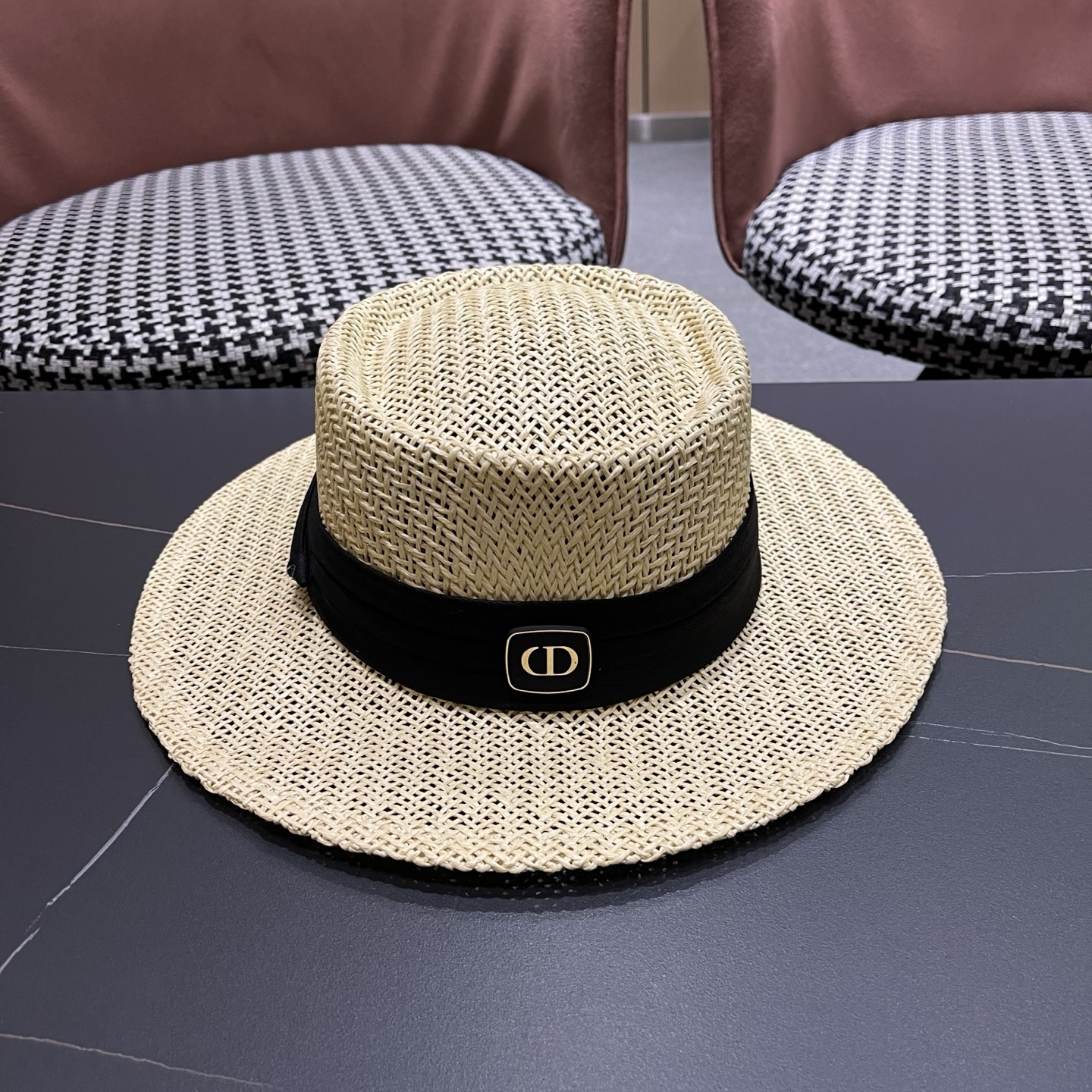 迪奥Dior 法式缕空透气草帽女士夏季平檐礼帽海边度假防晒帽户外出游遮阳帽