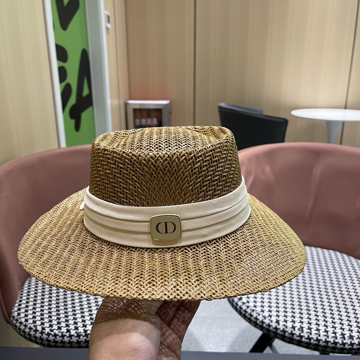 迪奥Dior 法式缕空透气草帽女士夏季平檐礼帽海边度假防晒帽户外出游遮阳帽