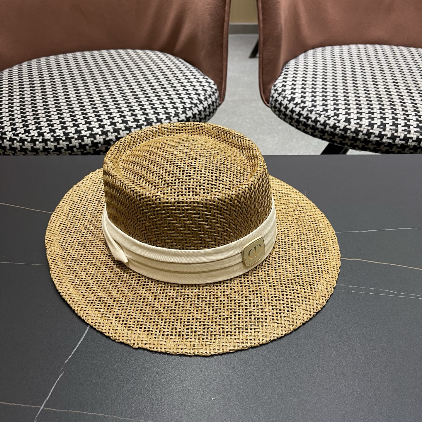 迪奥Dior 法式缕空透气草帽女士夏季平檐礼帽海边度假防晒帽户外出游遮阳帽