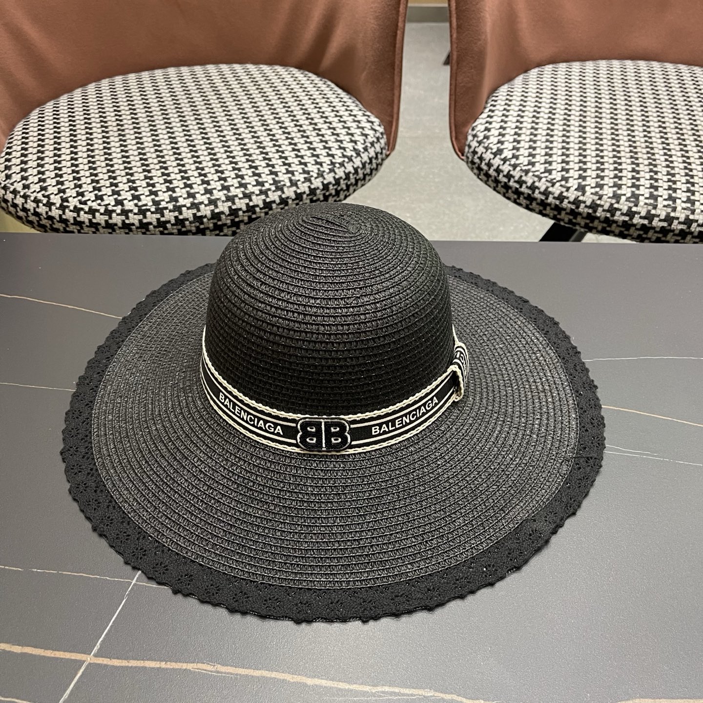 NO:764534,Balenciaga French lace woven straw hat bag seaside sunshade large brim small hat showing face small hat straw hat fisherman hat baseball cap, hat, balenciaga, balenciaga, espadrilles, hats19860909Balenciaga 巴黎世家法式蕾丝边编织草帽包包海边遮阳大帽檐显脸小帽子草帽渔夫帽棒球帽,帽子,balenciaga,balenciaga,espadrilles,hats,hat