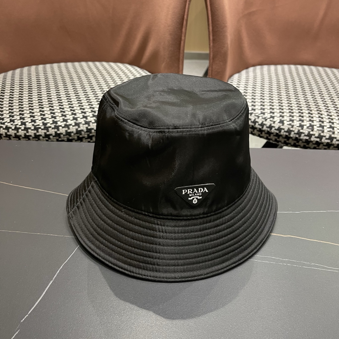 【PRADA普拉达】最新原版简约款渔夫帽，日常款超好搭配，出街单品